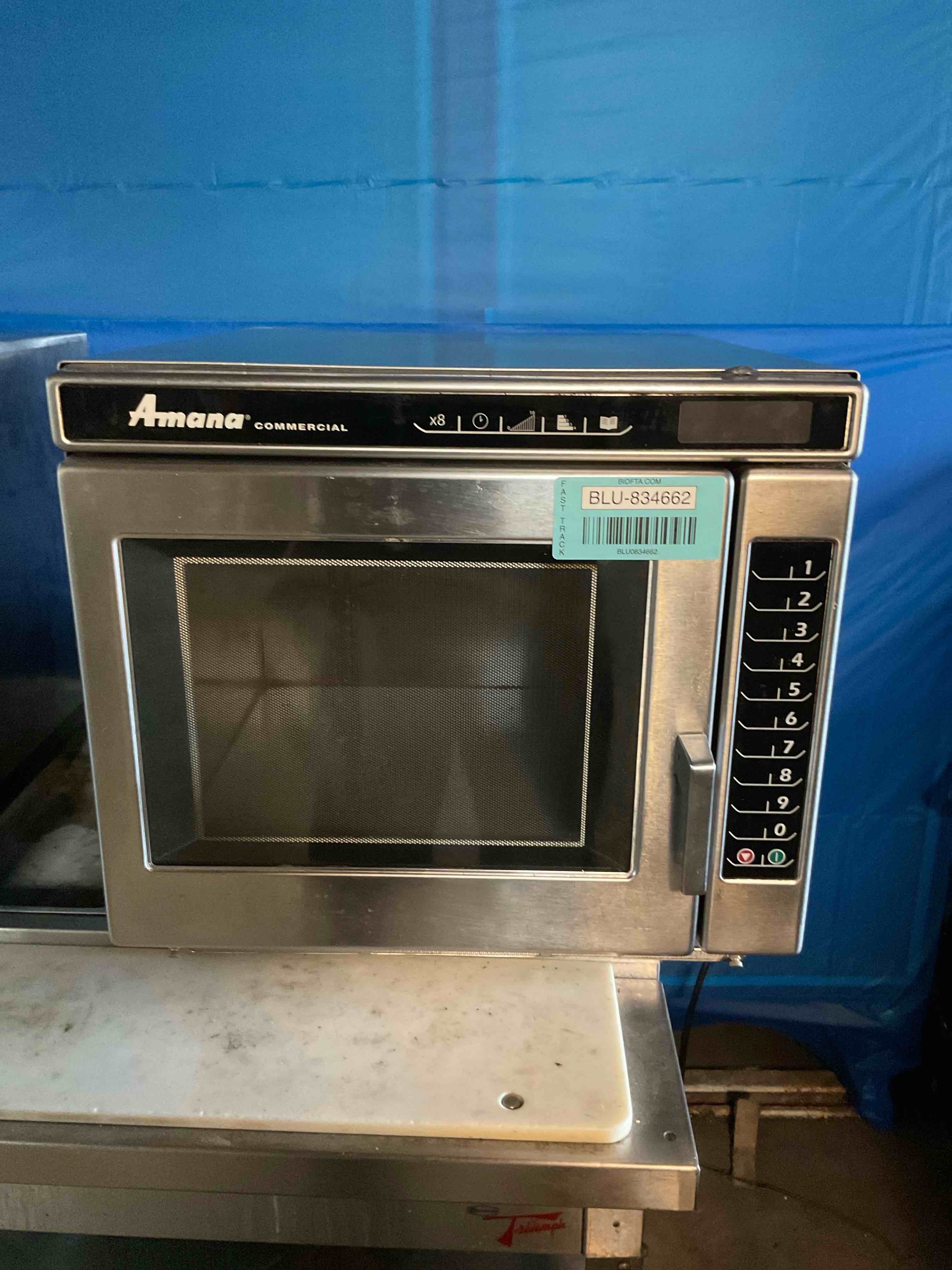 AMANA COMMERCIAL MICROWAVE