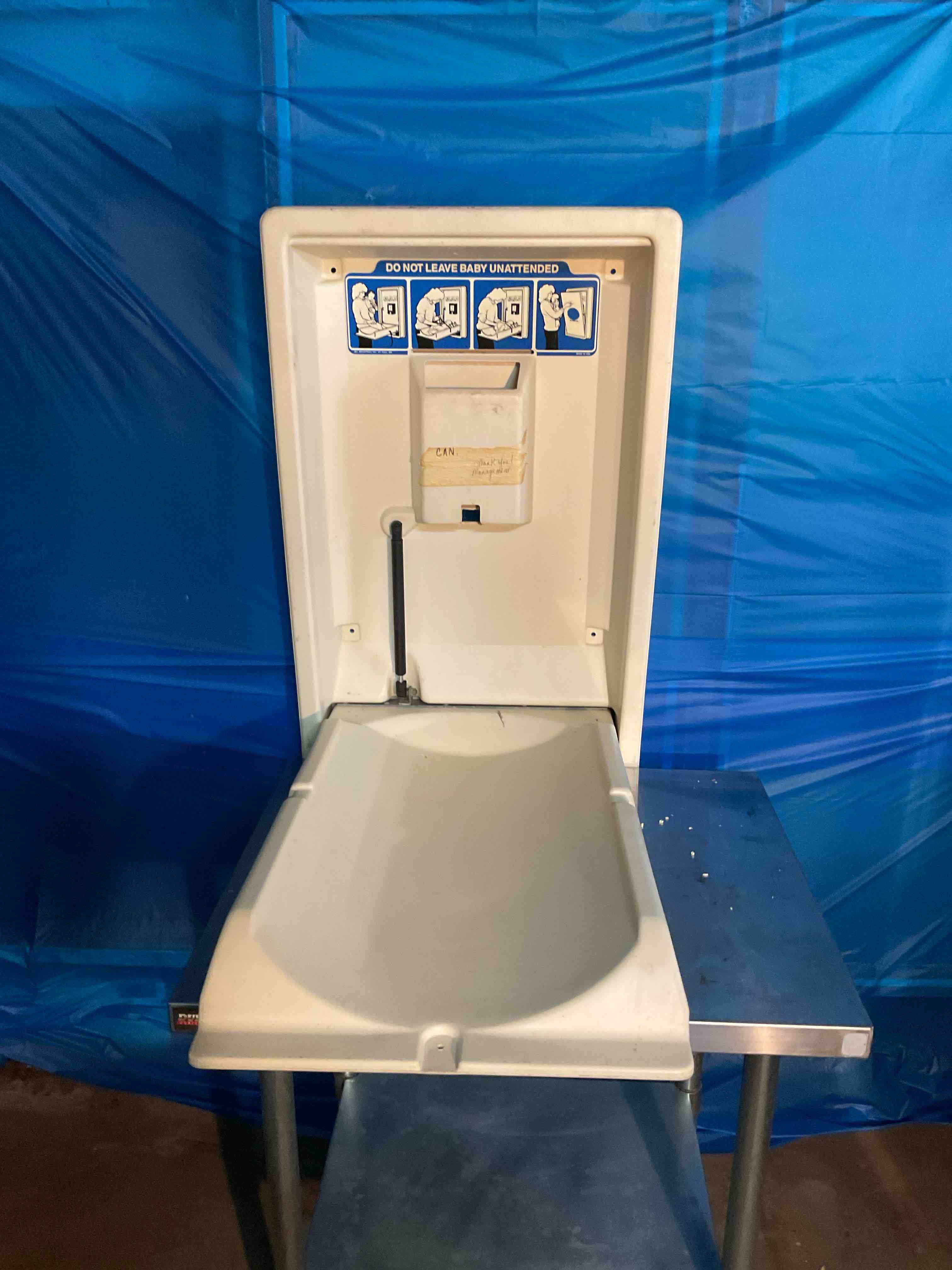 BABY CHANGING STATION