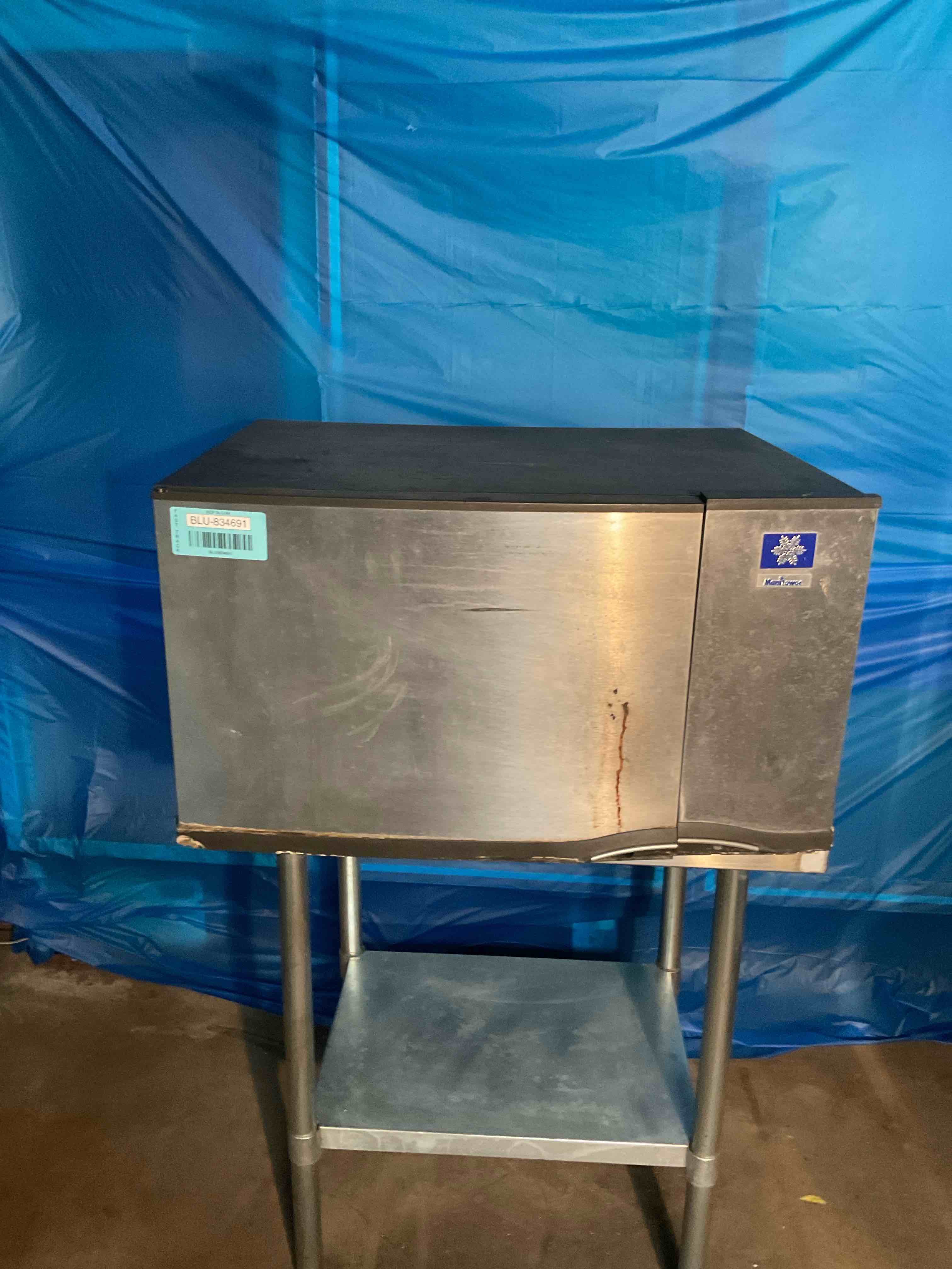 MANITOWOC 300 LB ICE MACHINE