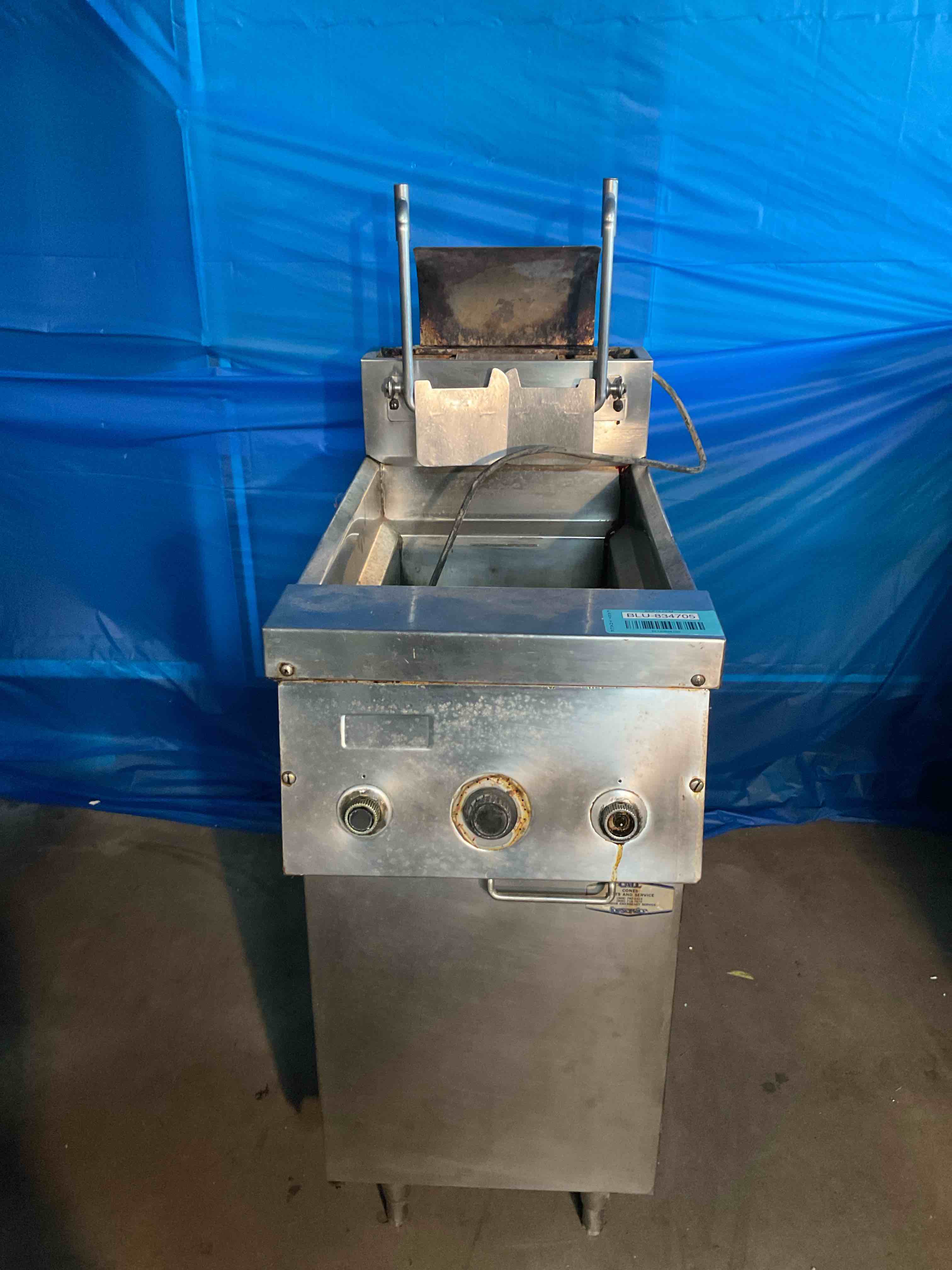 FRYMASTER FRYER WITH BASKET RAISER 