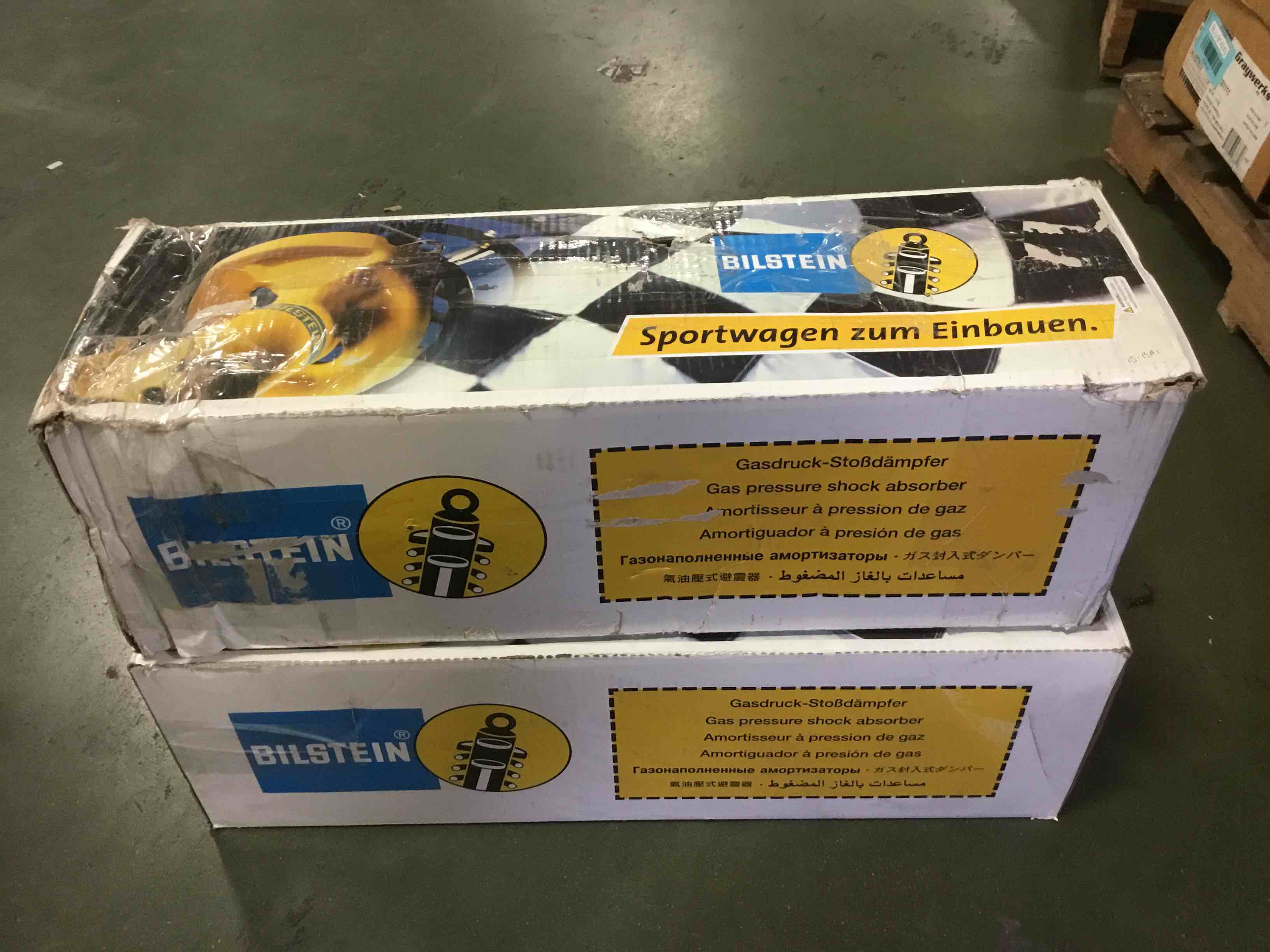 https://s3.amazonaws.com/lotting-images-prod/bidfta/BLU0914330_1609272027629.jpeg