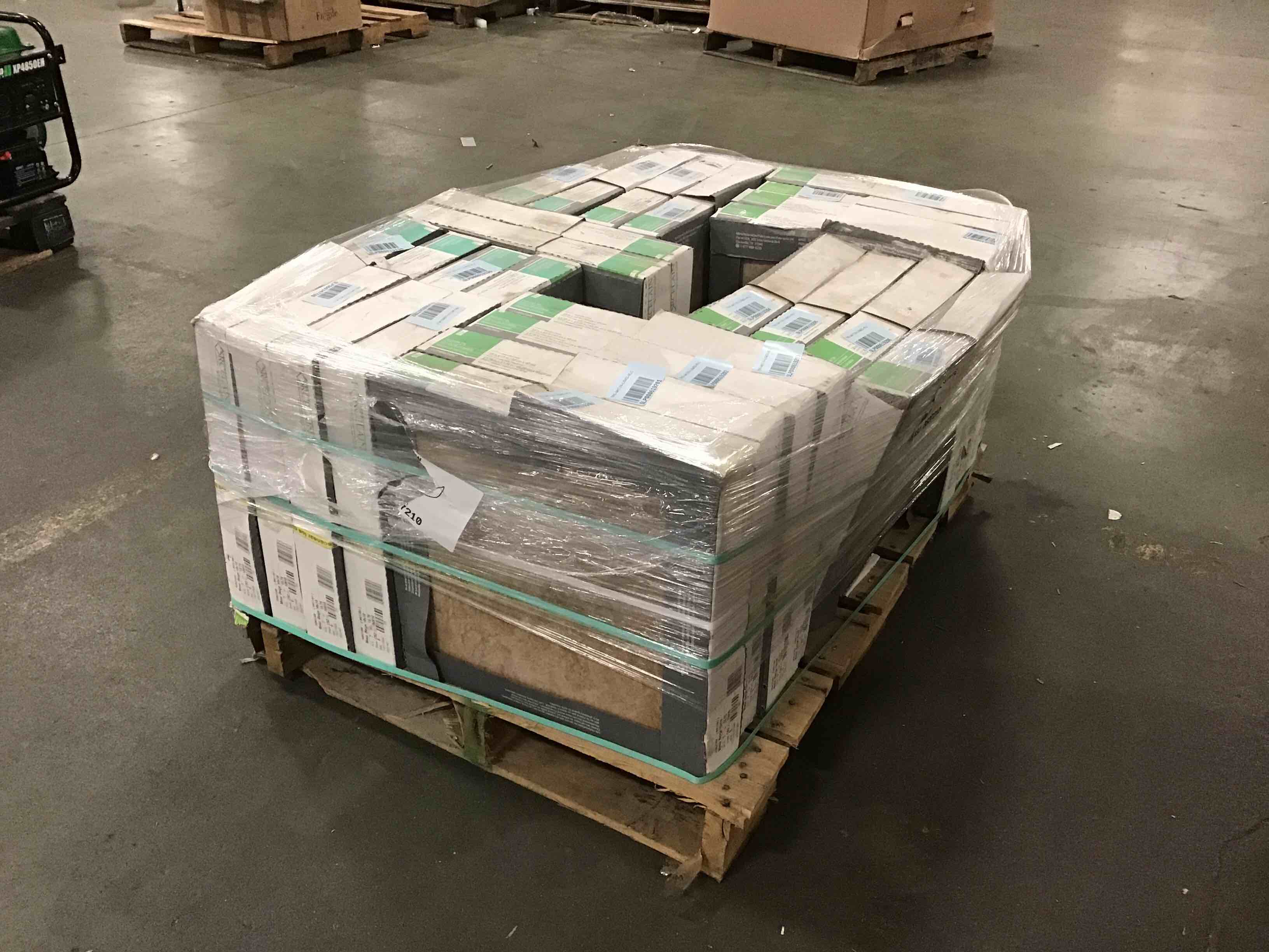 https://s3.amazonaws.com/lotting-images-prod/bidfta/BLU0914608_1609189174671.jpeg