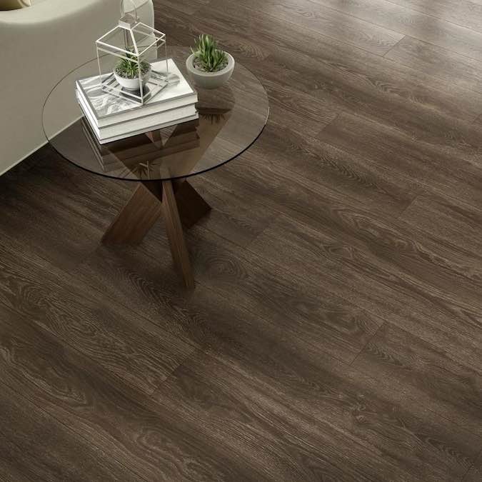 Project Source Woodfin Oak 7.59-in W x 4.23-ft L Embossed Wood Plank Laminate Flooring (26.8 Sq. Ft. / Case, 32 Cases)