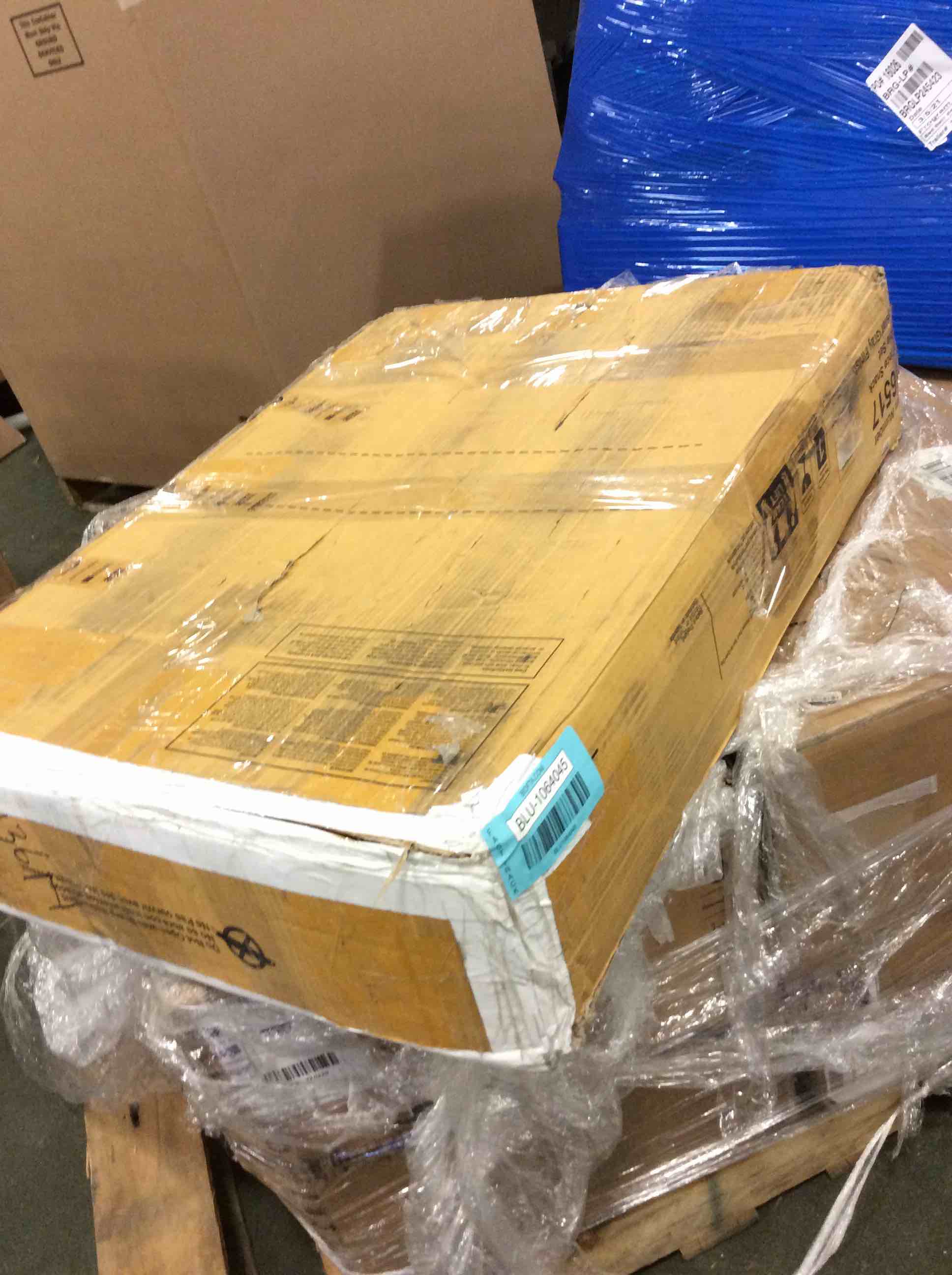 https://s3.amazonaws.com/lotting-images-prod/bidfta/BLU1064045_1615324218674.jpeg