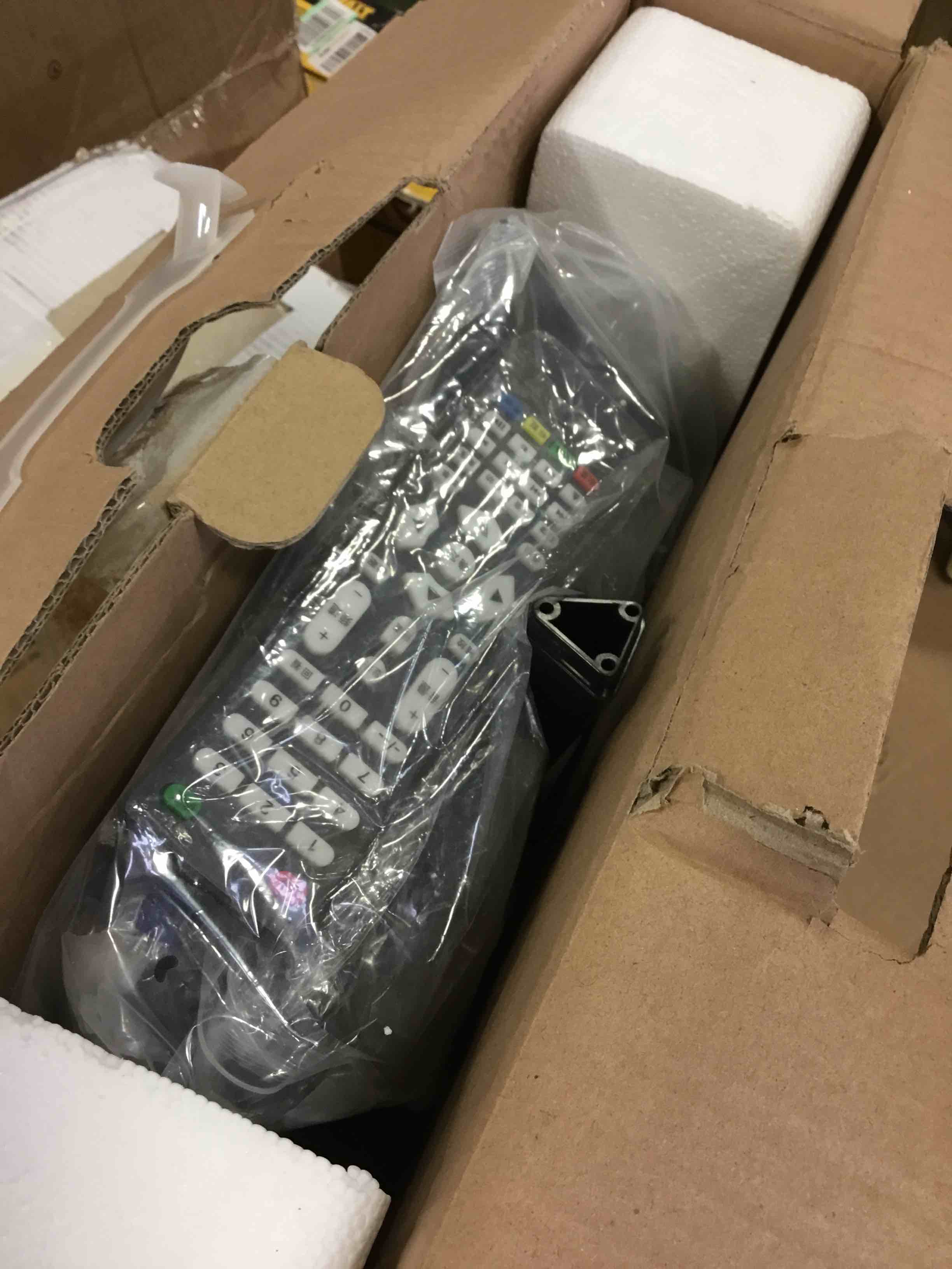 https://s3.amazonaws.com/lotting-images-prod/bidfta/BLU1434337_1635172418358.jpeg