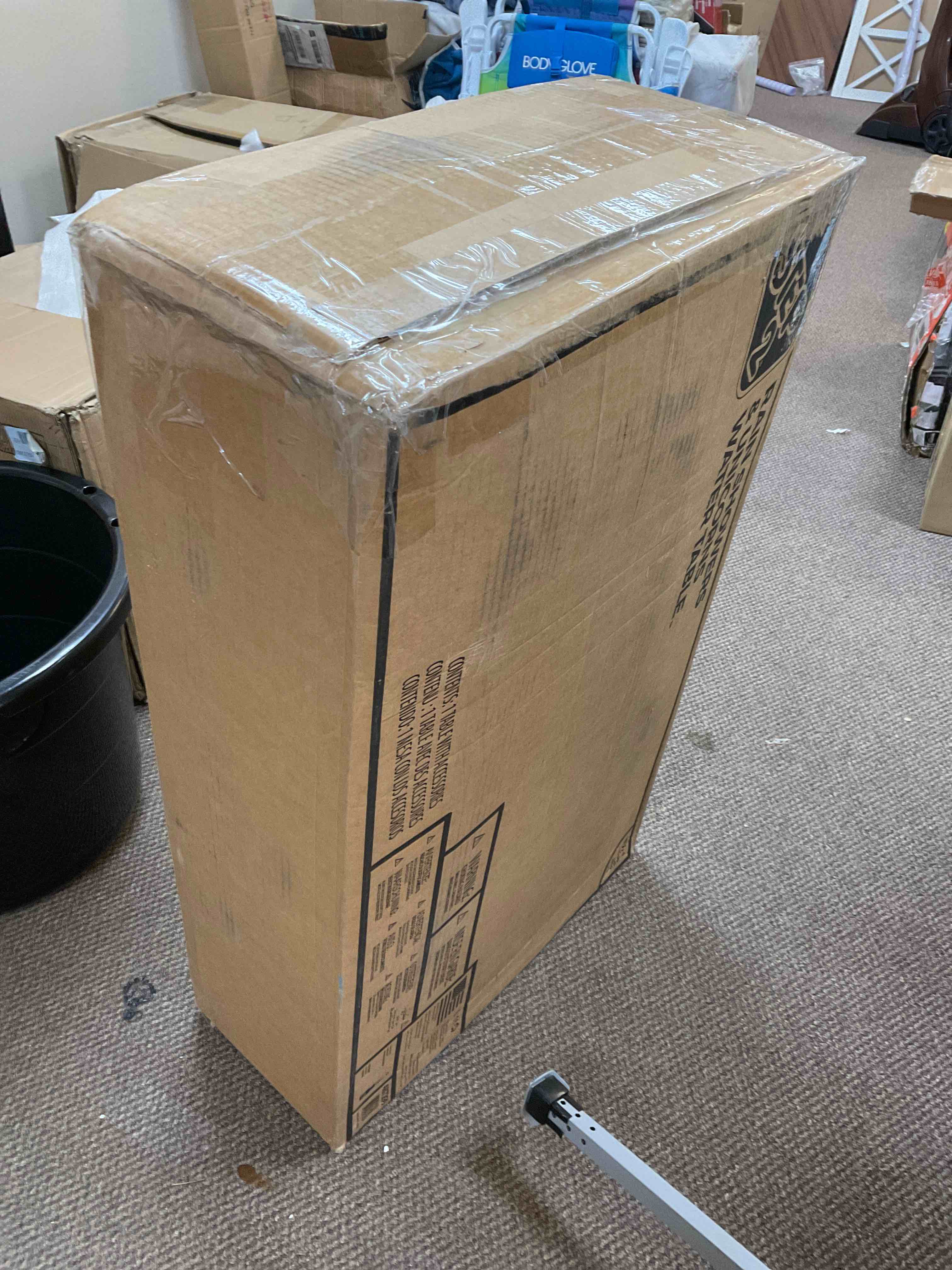 https://s3.amazonaws.com/lotting-images-prod/bidfta/BLU1567905_1694021742652.jpeg