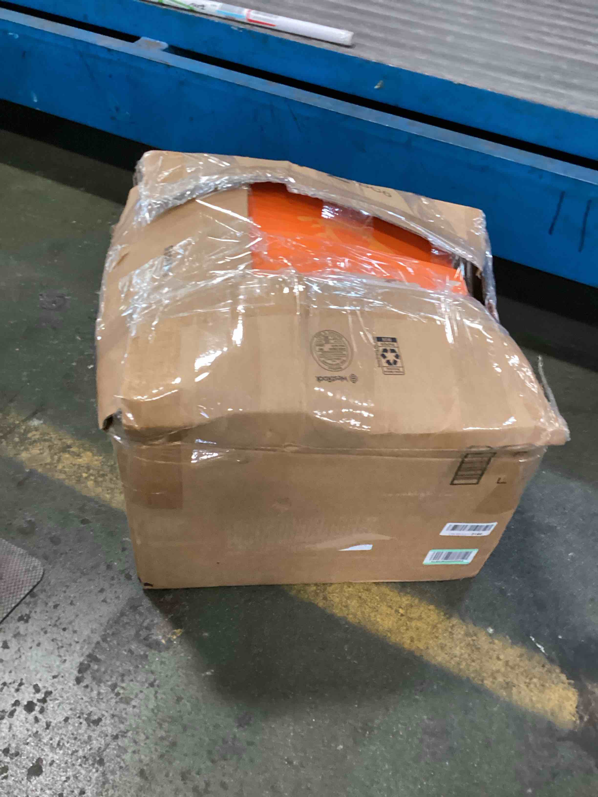 https://s3.amazonaws.com/lotting-images-prod/bidfta/BLU1597160_1720216497374.jpeg