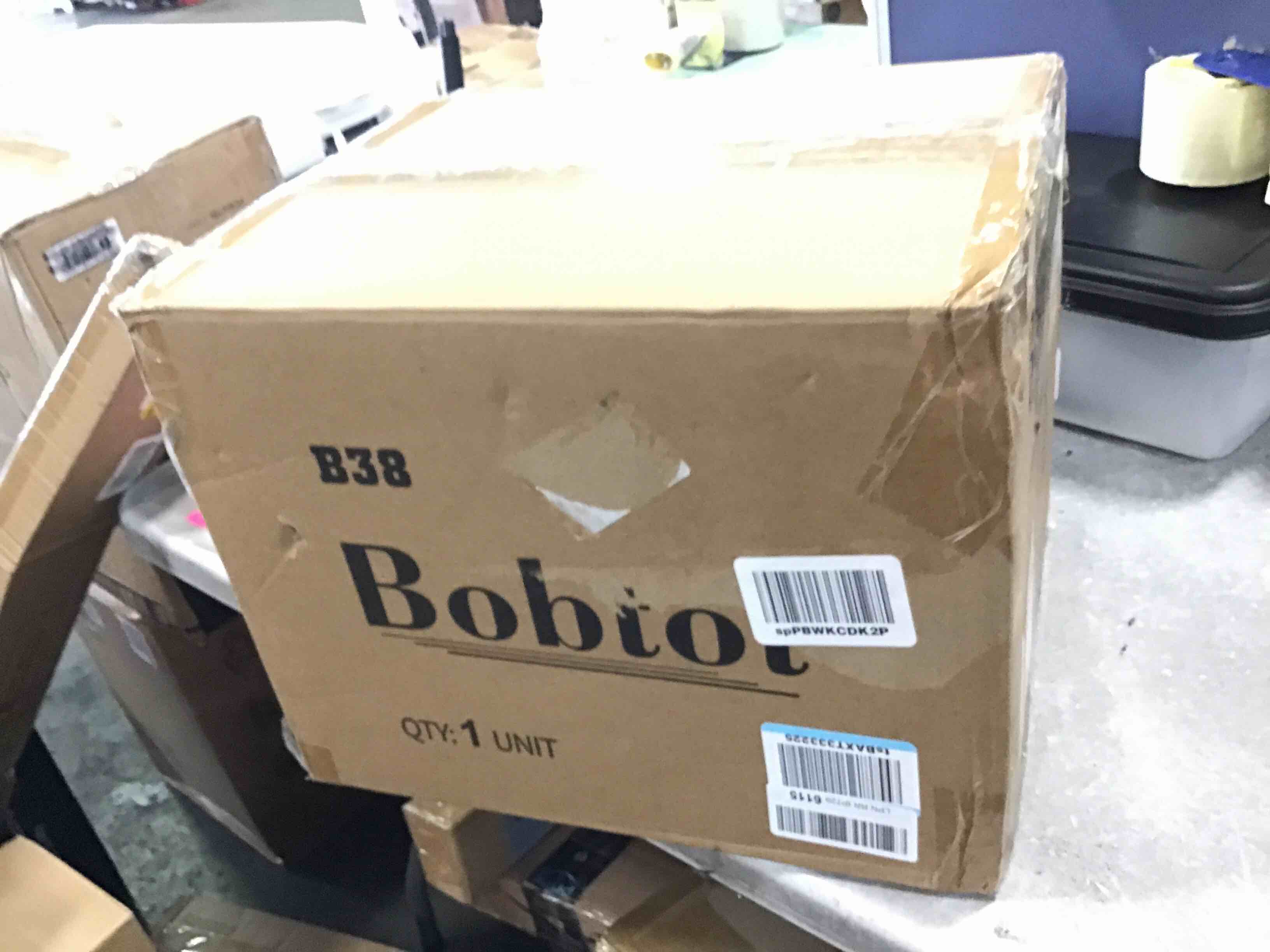 https://s3.amazonaws.com/lotting-images-prod/bidfta/BLU1597353_1720477695688.jpeg