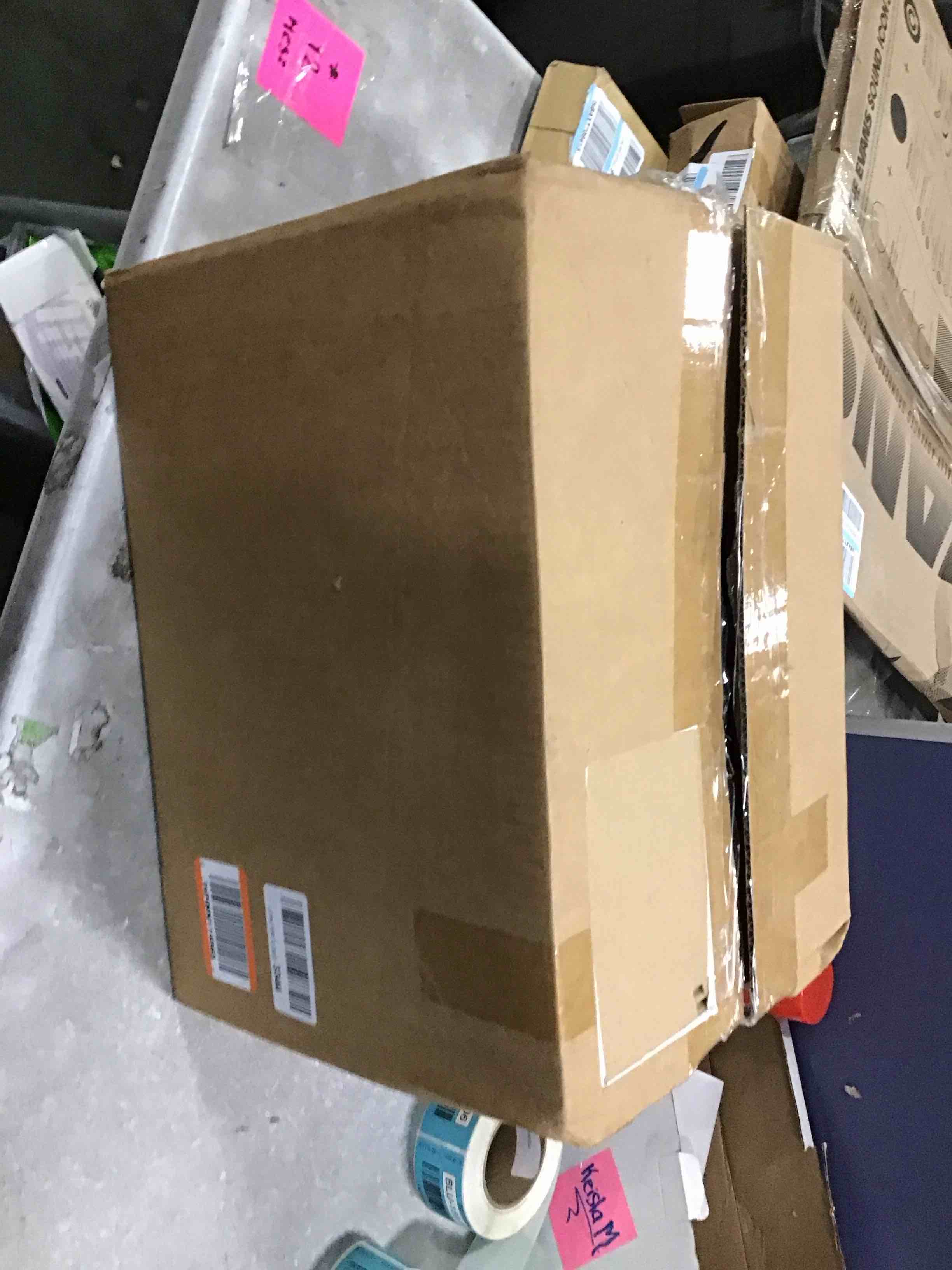 https://s3.amazonaws.com/lotting-images-prod/bidfta/BLU1597600_1720577315192.jpeg