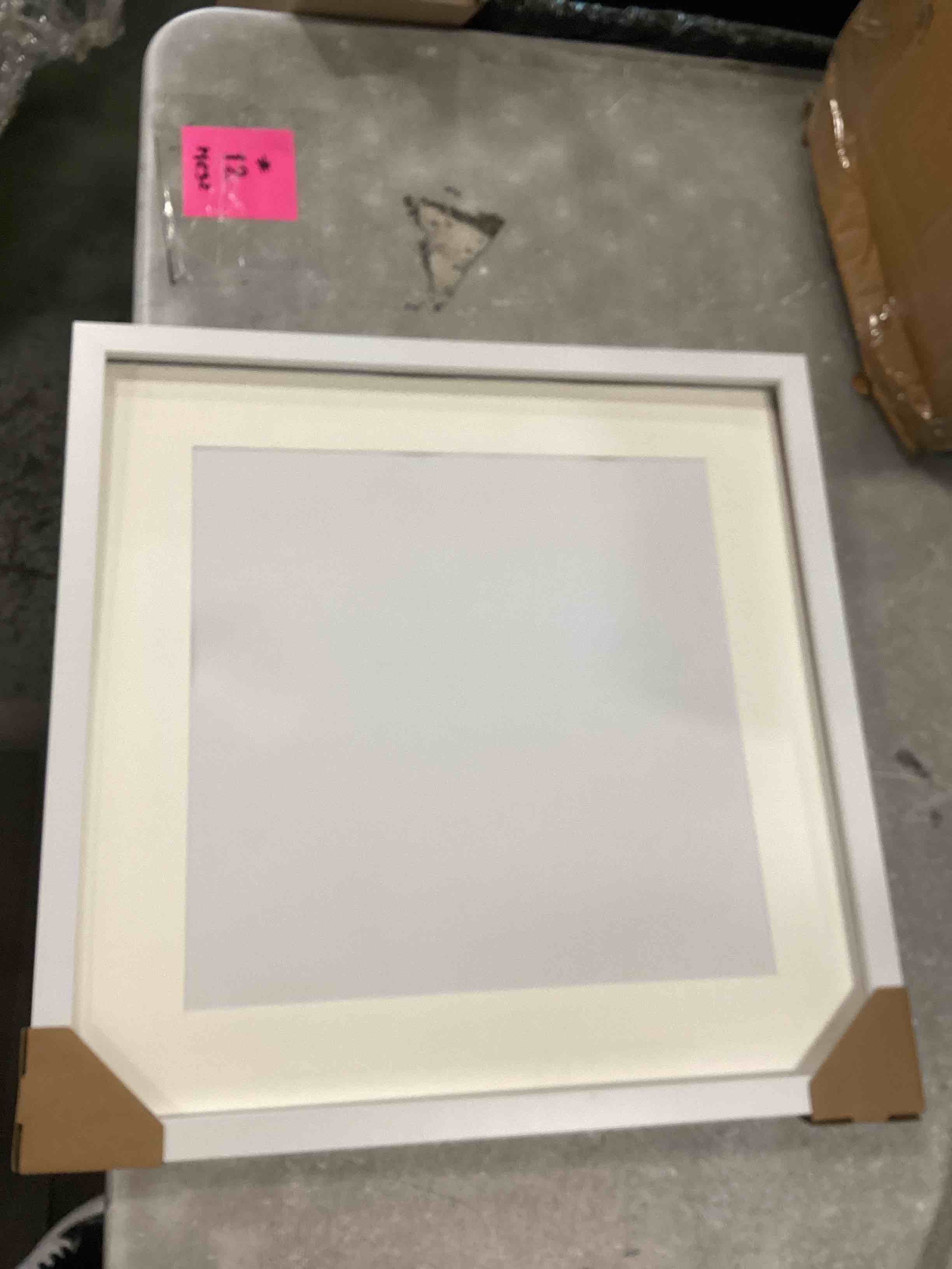 https://s3.amazonaws.com/lotting-images-prod/bidfta/BLU1597707_1720655477863.jpeg