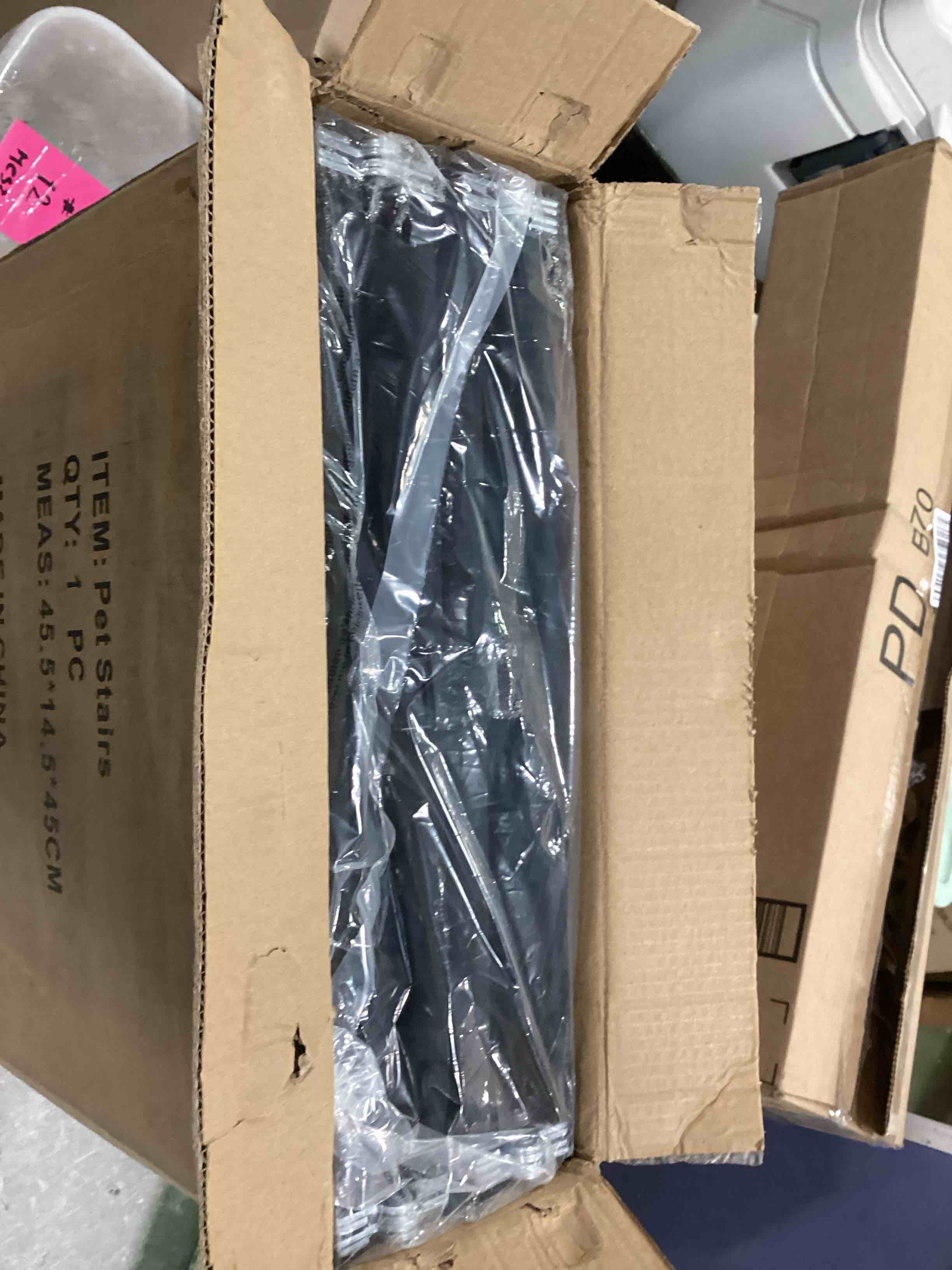 https://s3.amazonaws.com/lotting-images-prod/bidfta/BLU1597734_1720663396339.jpeg