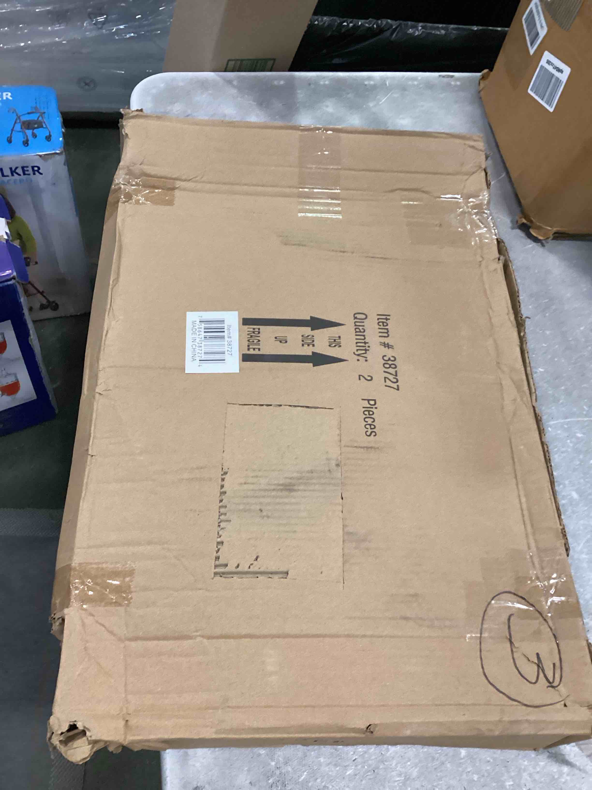 https://s3.amazonaws.com/lotting-images-prod/bidfta/BLU1597736_1720663595669.jpeg