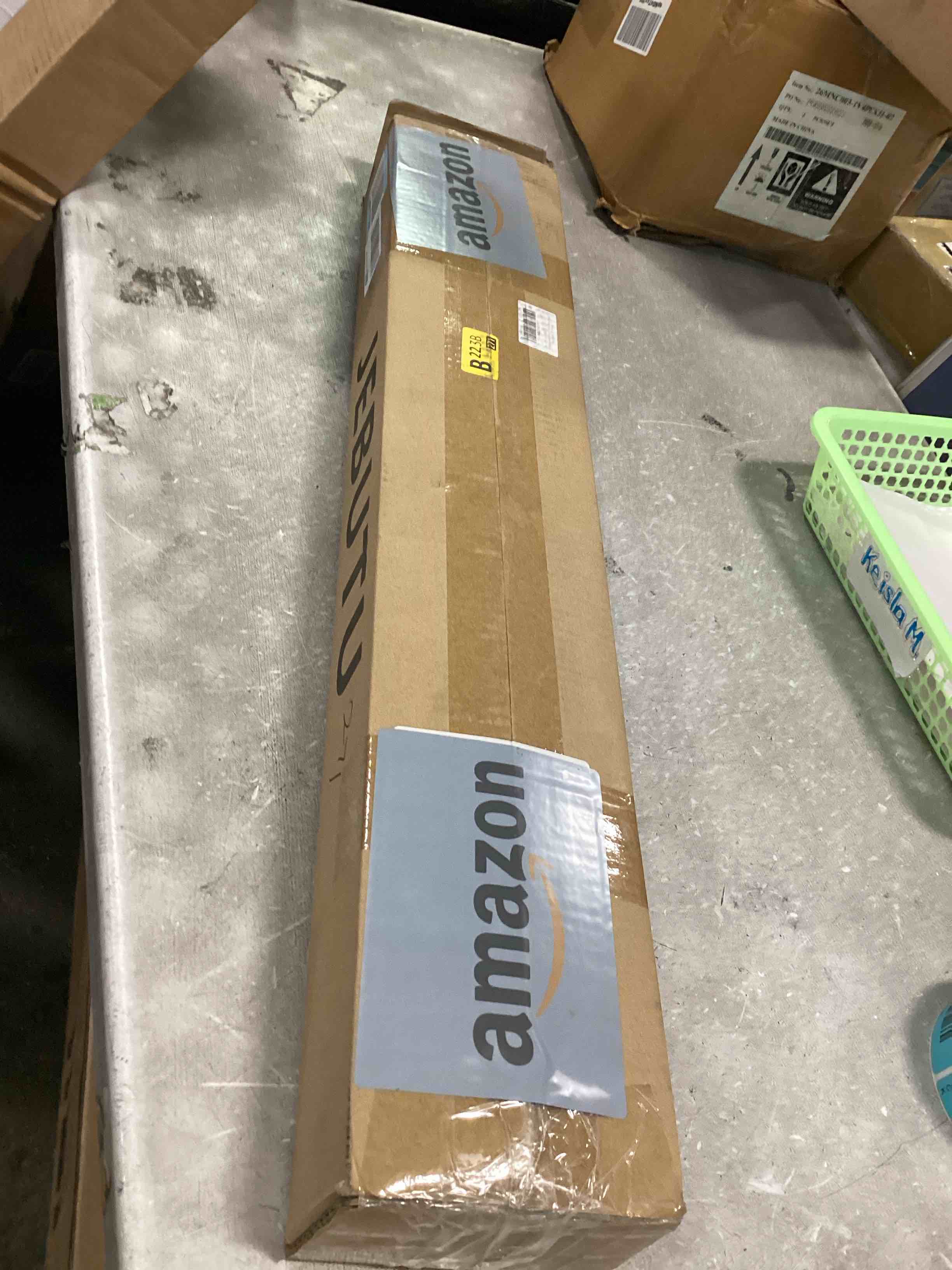 https://s3.amazonaws.com/lotting-images-prod/bidfta/BLU1597737_1720663786435.jpeg