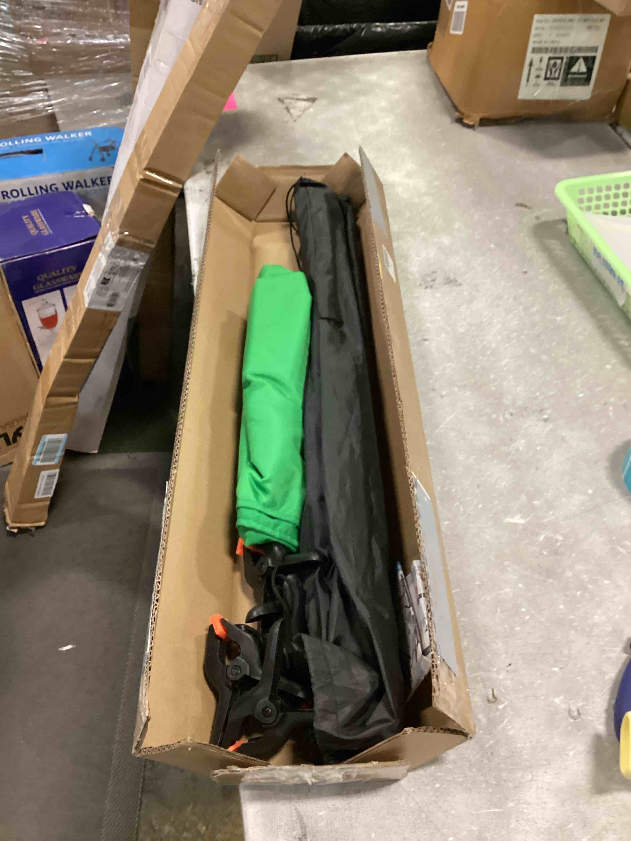 https://s3.amazonaws.com/lotting-images-prod/bidfta/BLU1597737_1720663815108.jpeg