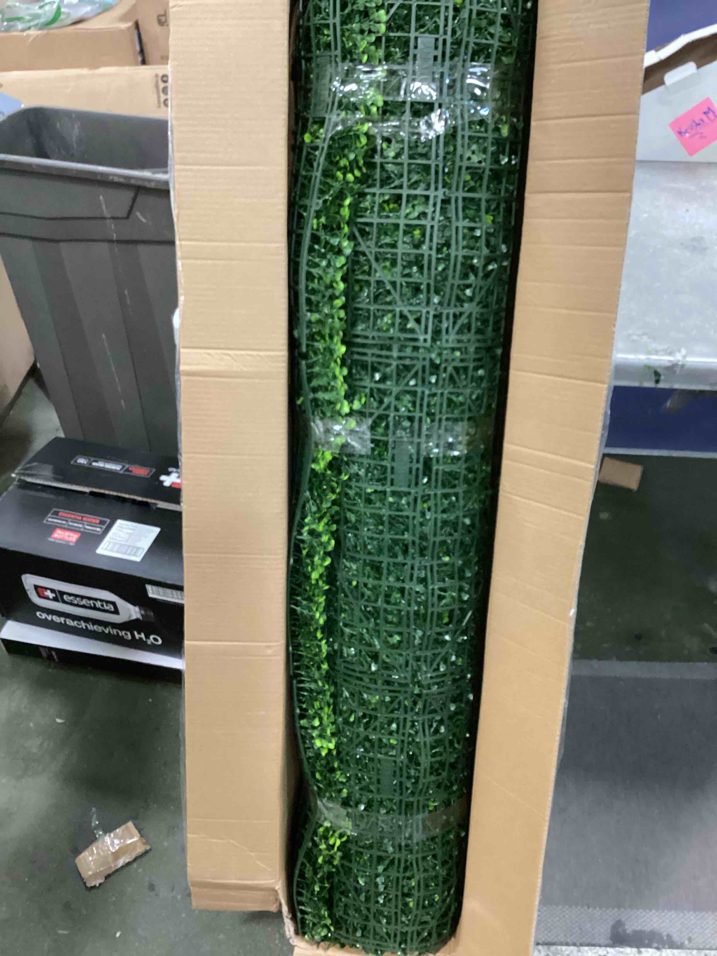 https://s3.amazonaws.com/lotting-images-prod/bidfta/BLU1597856_1720748777931.jpeg