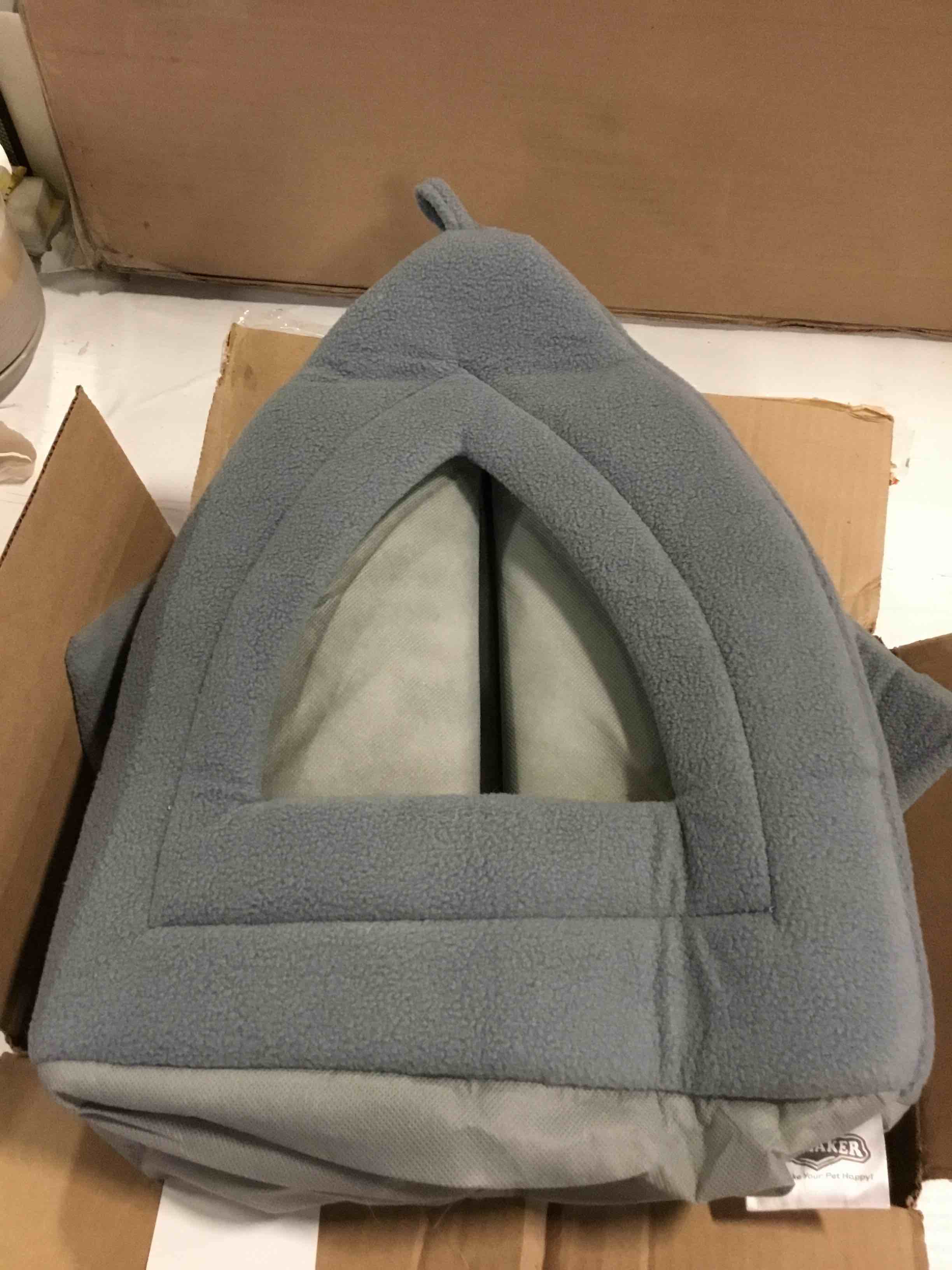https://s3.amazonaws.com/lotting-images-prod/bidfta/BLU1616017_1640894653703.jpeg