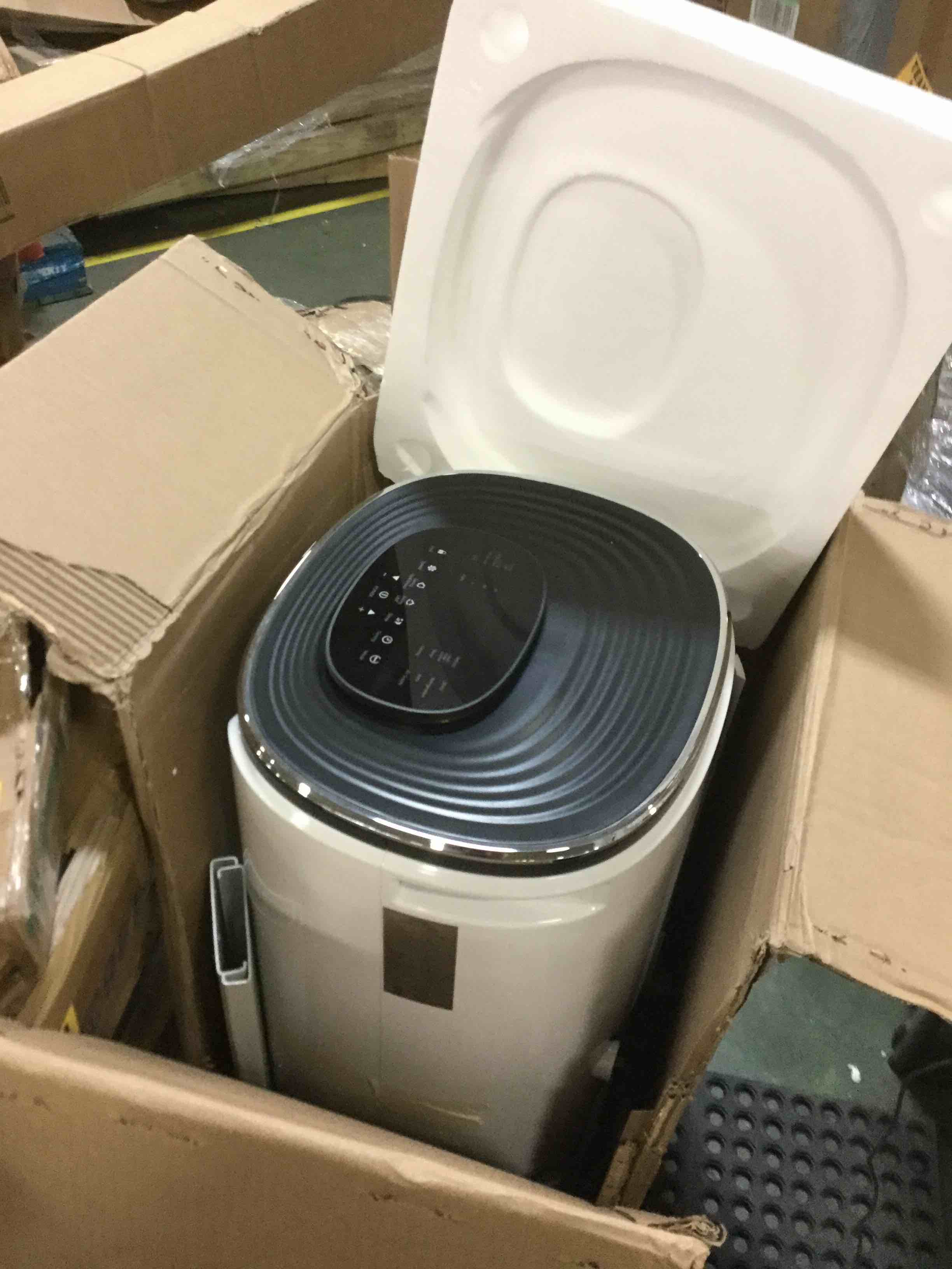 https://s3.amazonaws.com/lotting-images-prod/bidfta/BLU1637466_1639063831678.jpeg