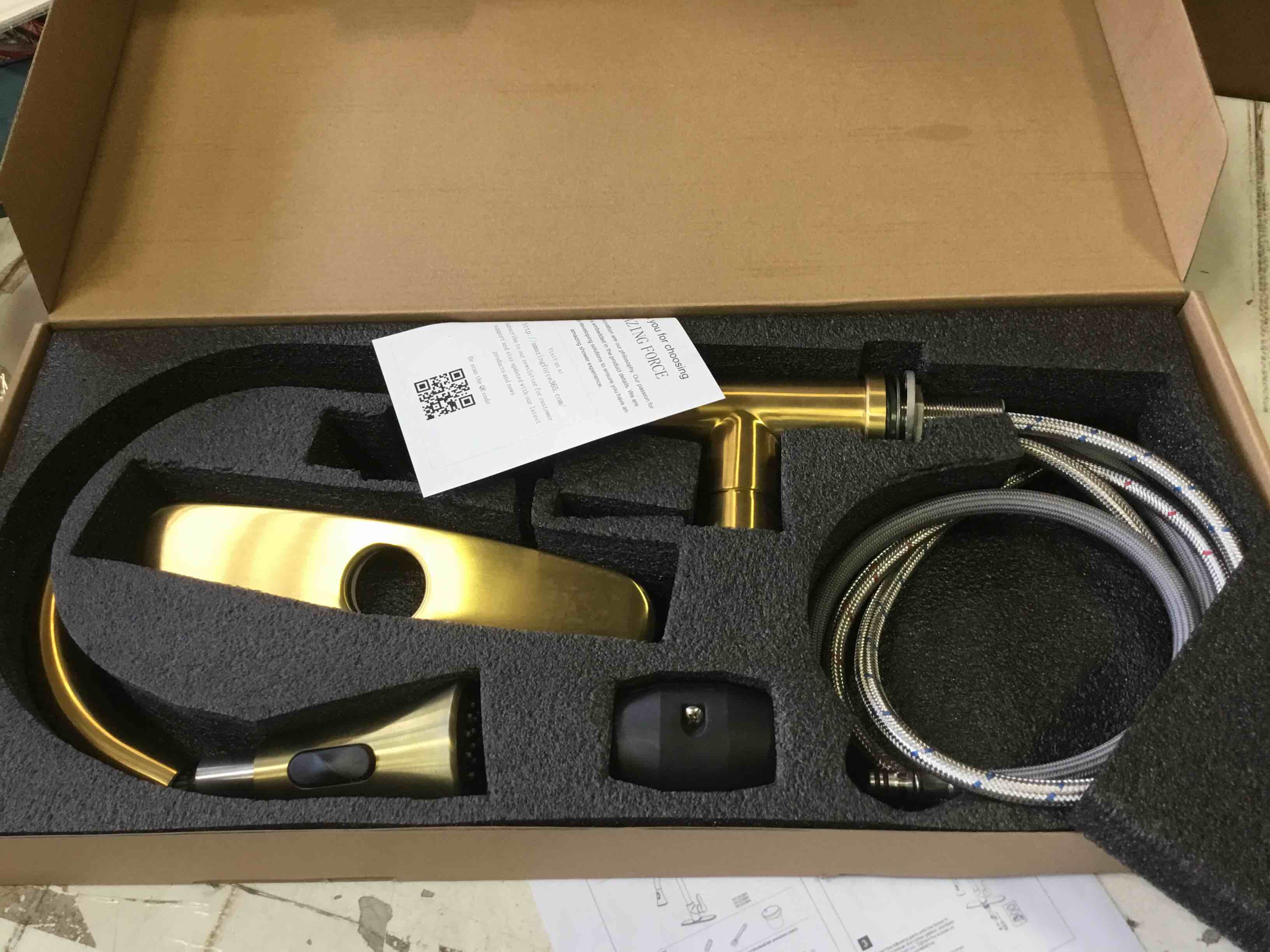 https://s3.amazonaws.com/lotting-images-prod/bidfta/BLU2073025_1646937671957.jpeg