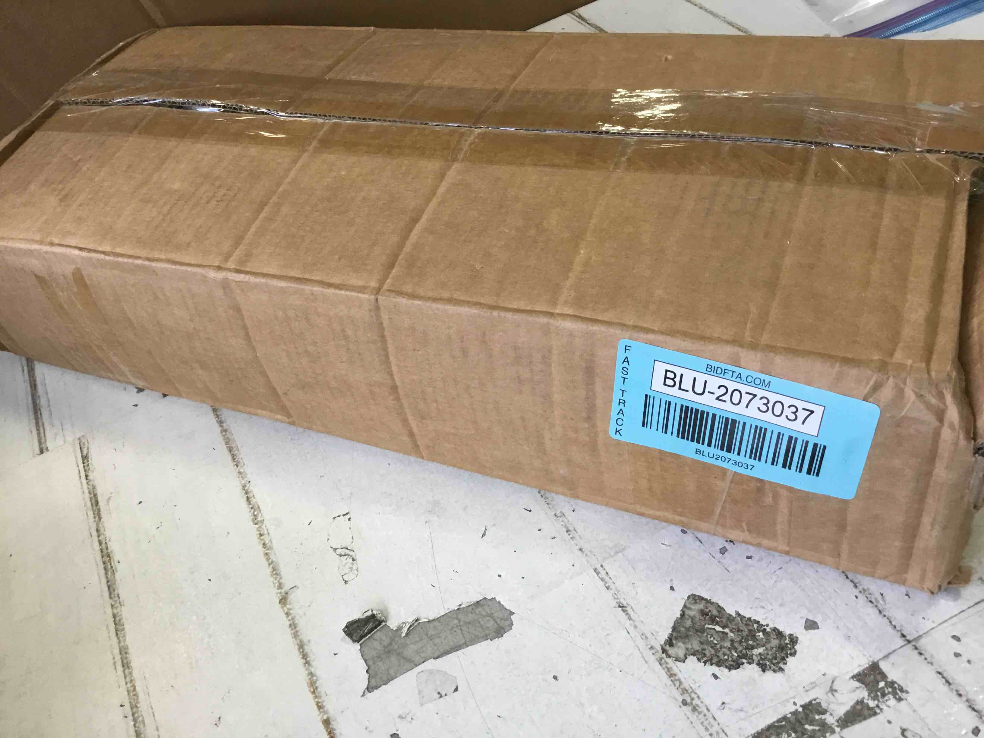 https://s3.amazonaws.com/lotting-images-prod/bidfta/BLU2073037_1646941673386.jpeg