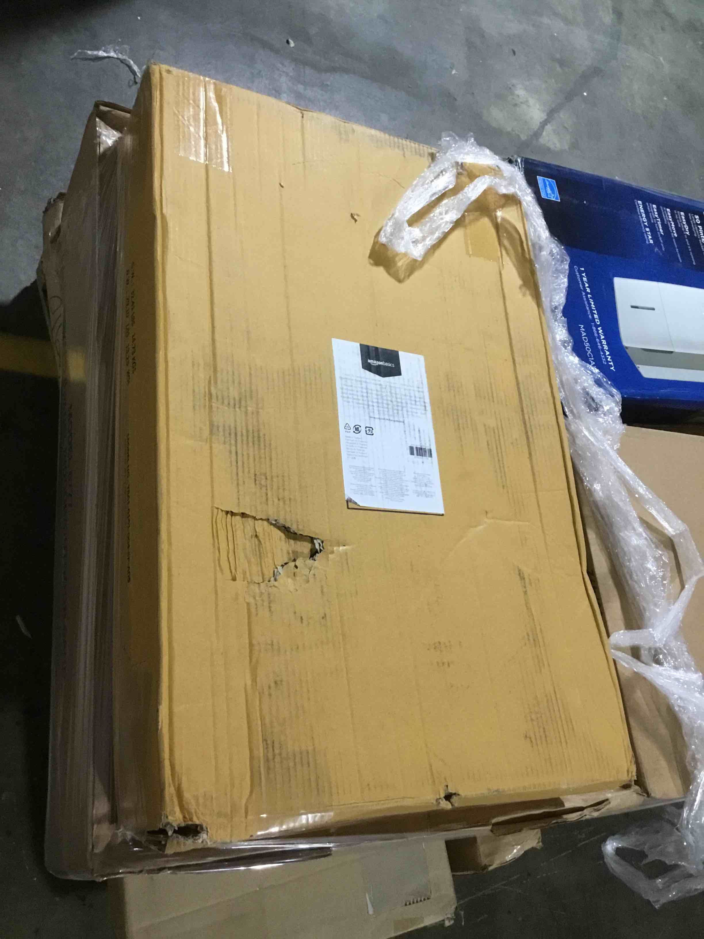 https://s3.amazonaws.com/lotting-images-prod/bidfta/BLU2347206_1660757128679.jpeg