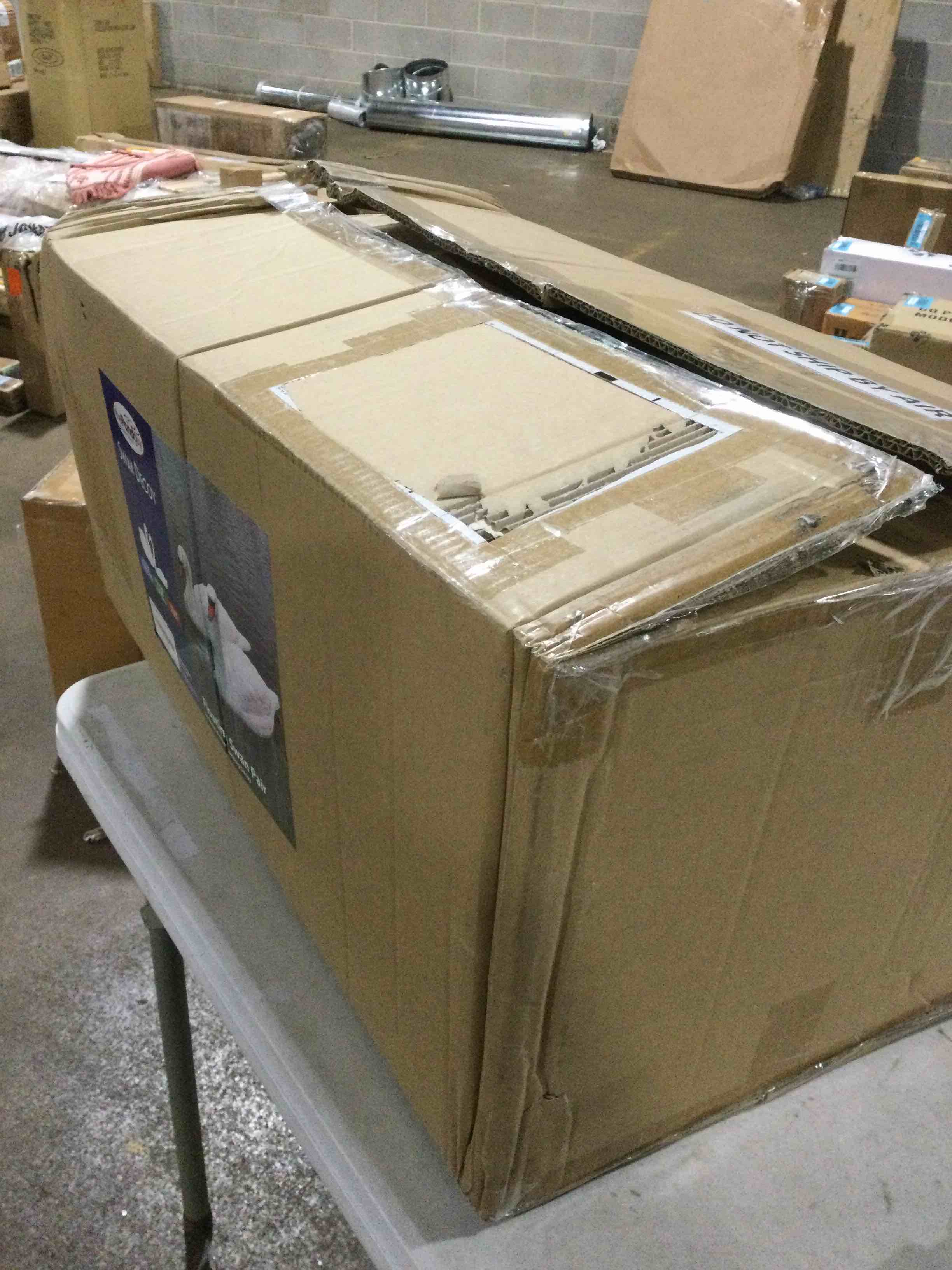 https://s3.amazonaws.com/lotting-images-prod/bidfta/BLU3021295_1698861904165.jpeg