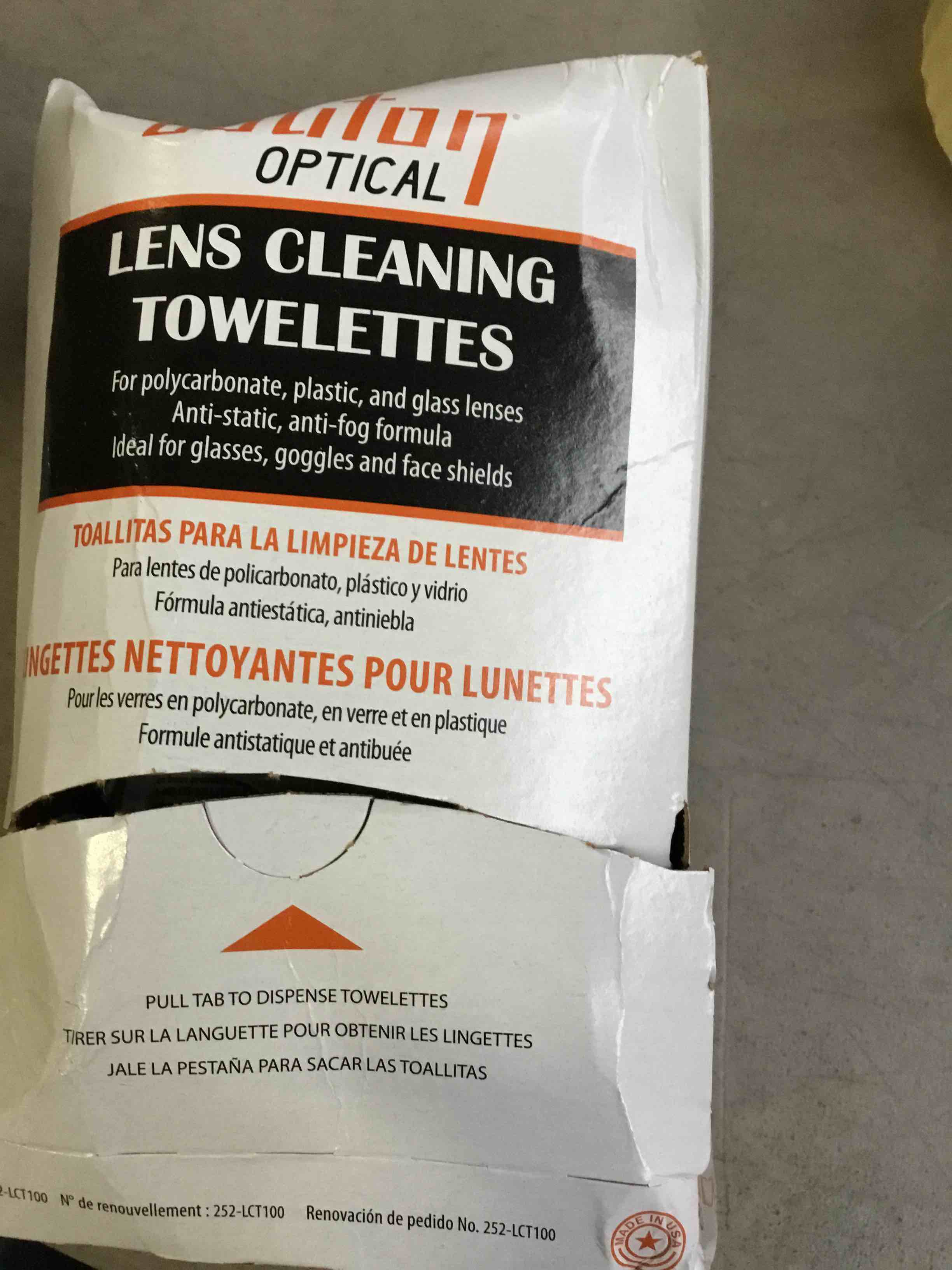 Bouton Optical 252-lct100 Lens Cleaning Towelette Dispenser Large