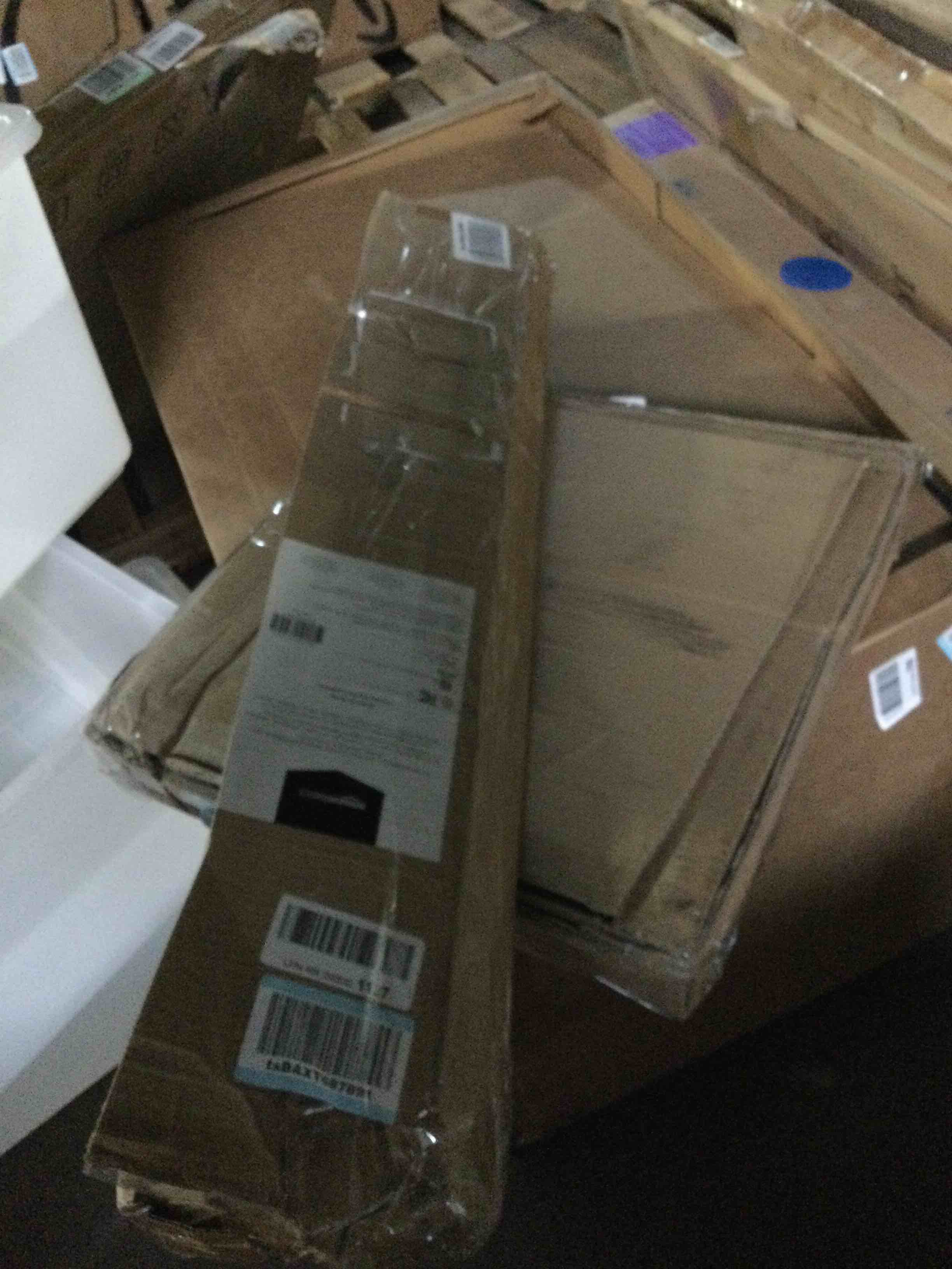 https://s3.amazonaws.com/lotting-images-prod/bidfta/BLU3249109_1663770790602.jpeg