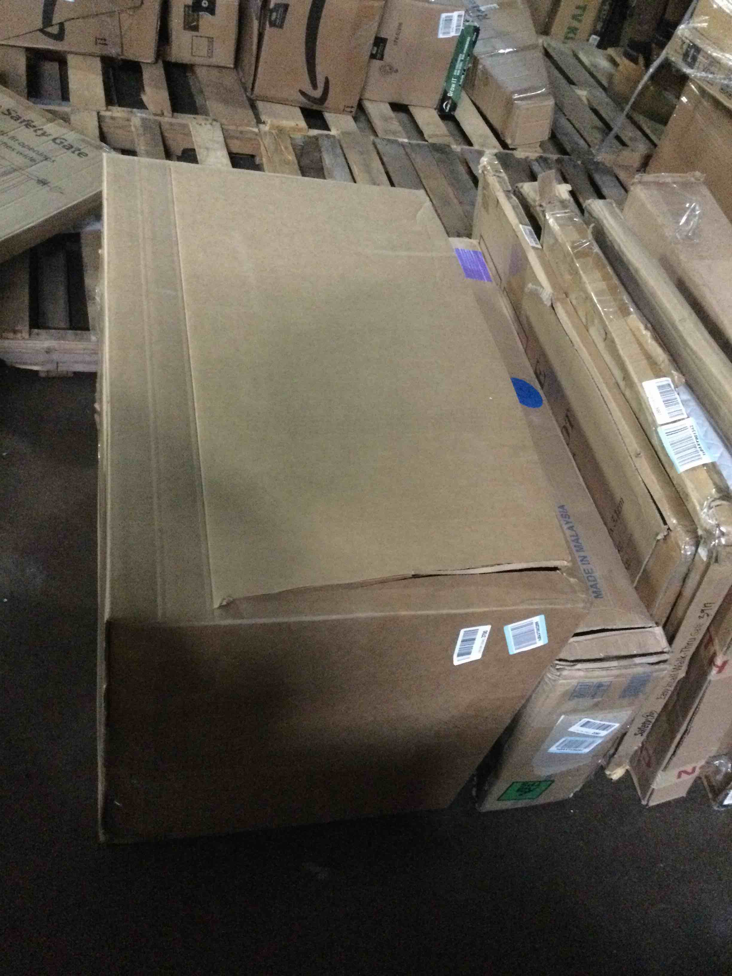 https://s3.amazonaws.com/lotting-images-prod/bidfta/BLU3249113_1663771237211.jpeg