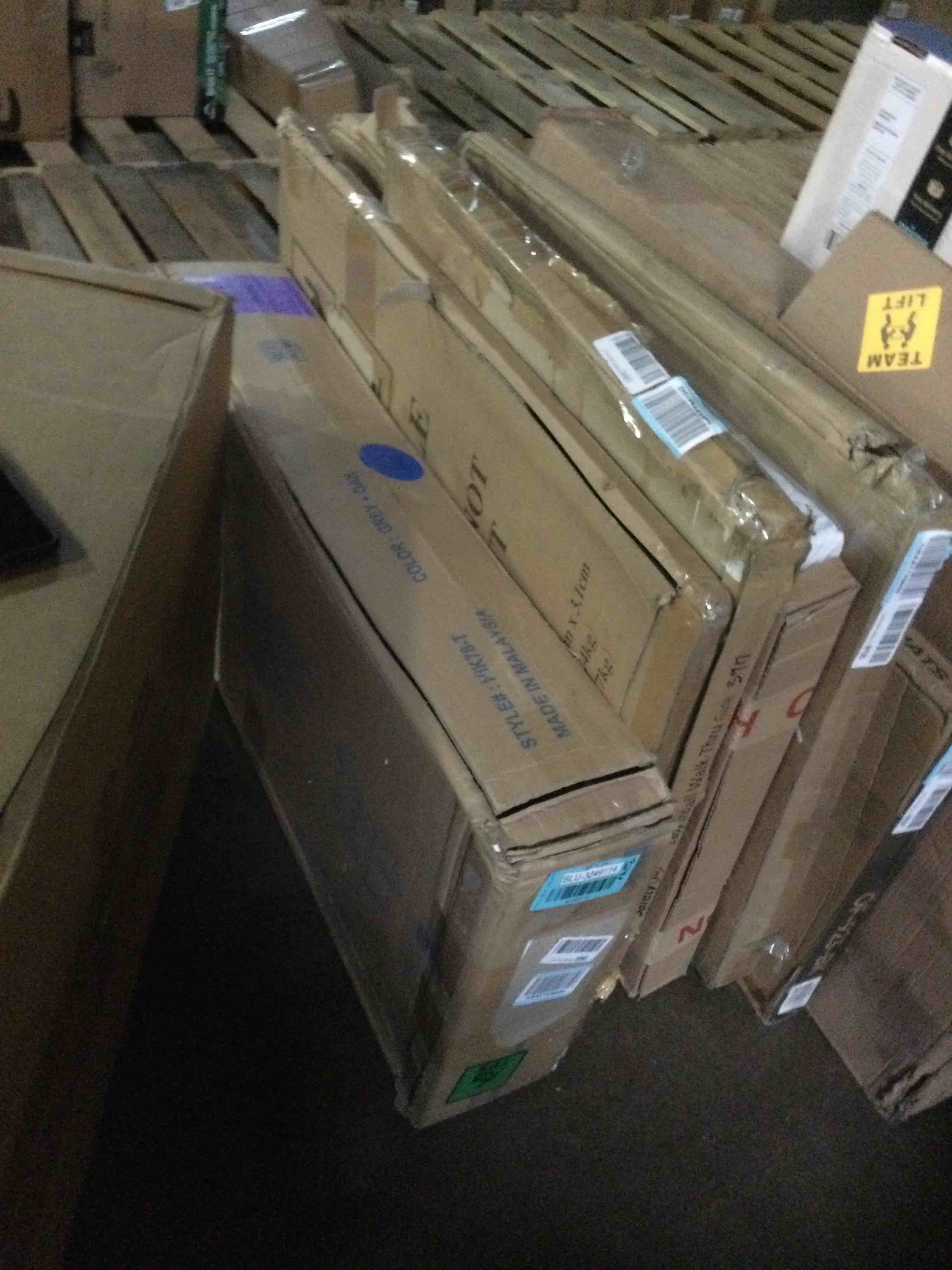 https://s3.amazonaws.com/lotting-images-prod/bidfta/BLU3249114_1663772300635.jpeg