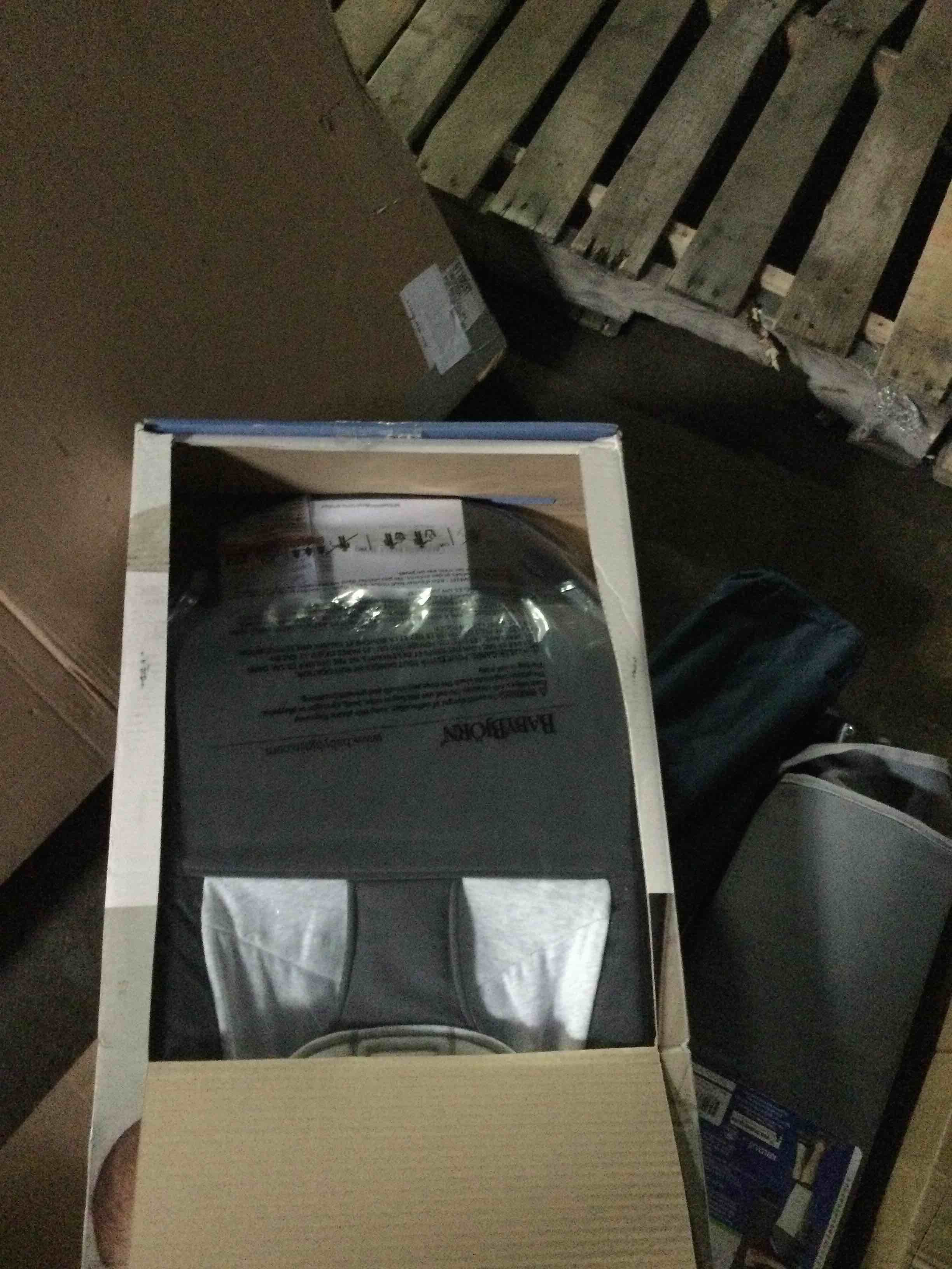 https://s3.amazonaws.com/lotting-images-prod/bidfta/BLU3249128_1663772838690.jpeg