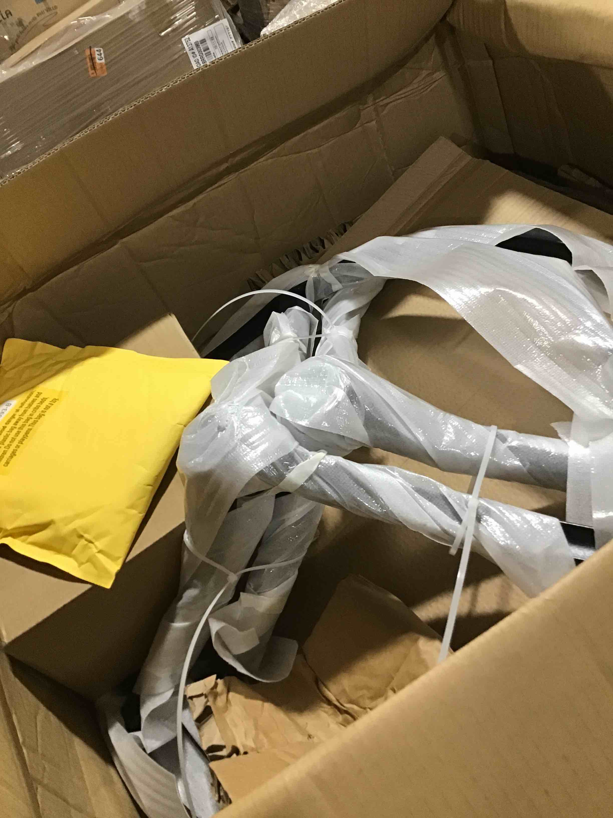 https://s3.amazonaws.com/lotting-images-prod/bidfta/BLU3515754_1665593666997.jpeg