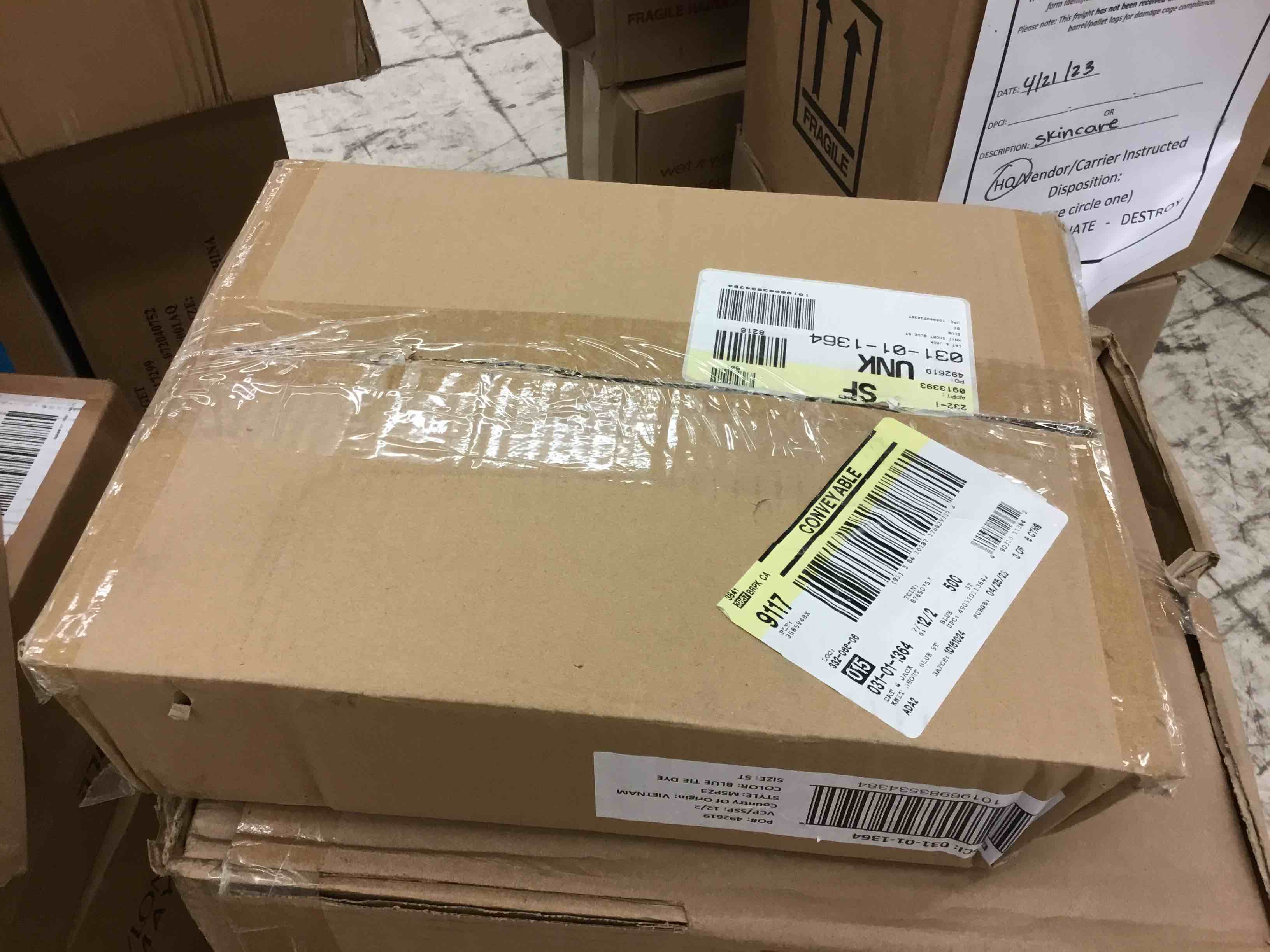 https://s3.amazonaws.com/lotting-images-prod/bidfta/BLU3598588_1686246466566.jpeg