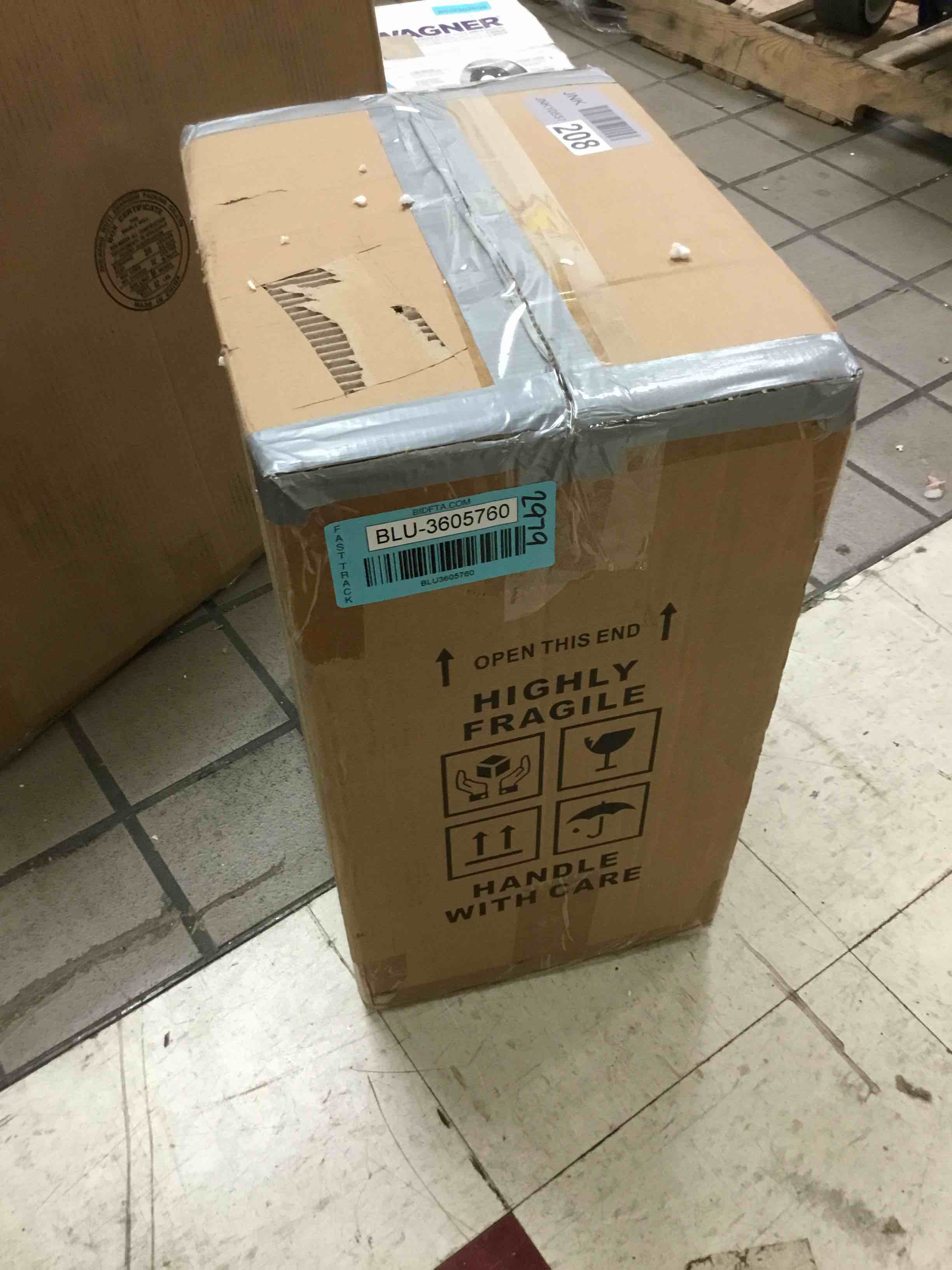 https://s3.amazonaws.com/lotting-images-prod/bidfta/BLU3605760_1688571606793.jpeg