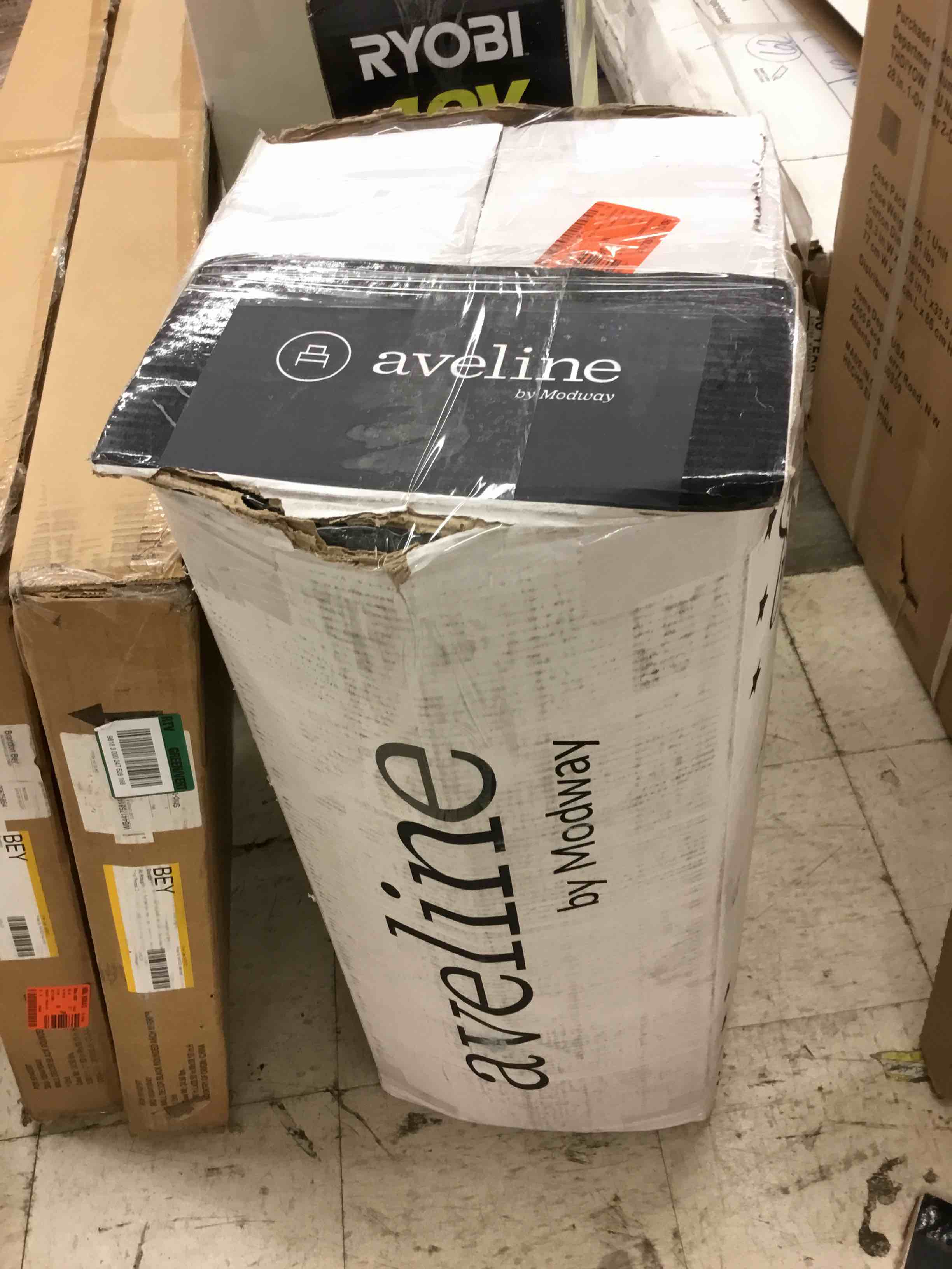 https://s3.amazonaws.com/lotting-images-prod/bidfta/BLU3605904_1689168828769.jpeg