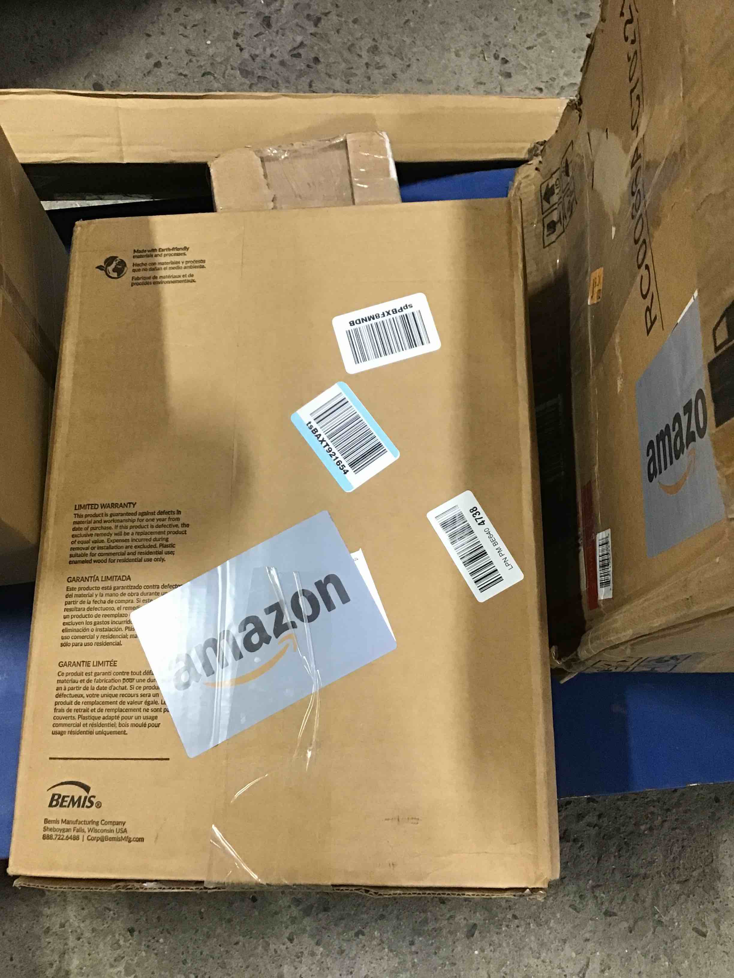 https://s3.amazonaws.com/lotting-images-prod/bidfta/BLU3613269_1728588550502.jpeg