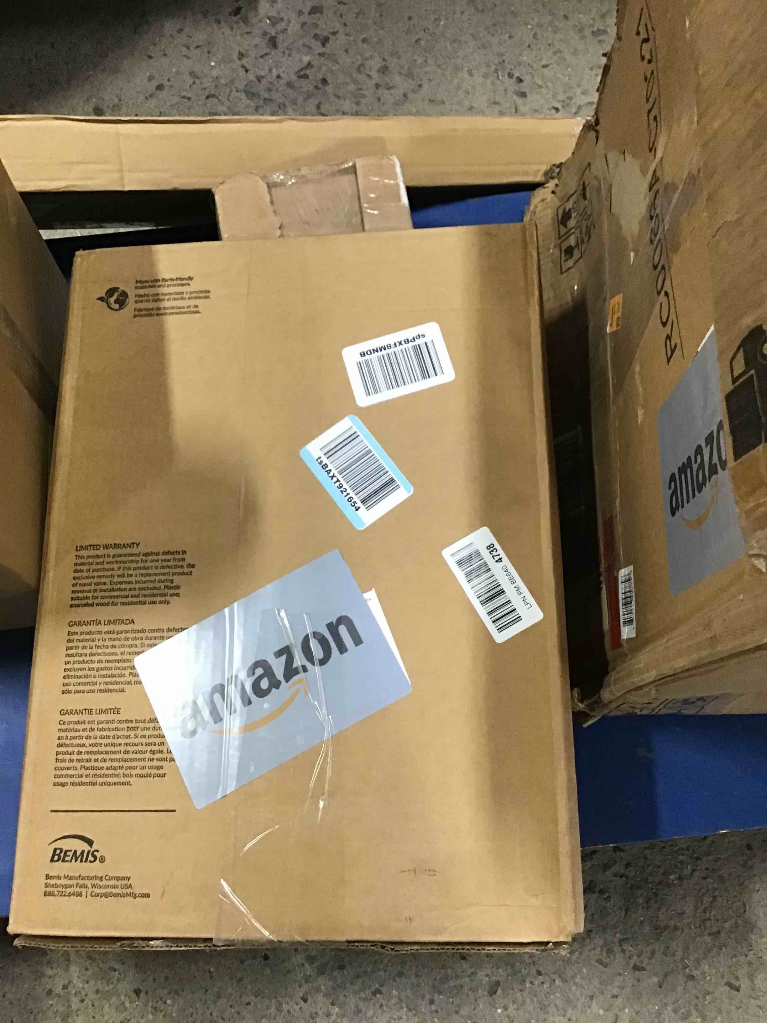 https://s3.amazonaws.com/lotting-images-prod/bidfta/BLU3613269_1728588552086.jpeg