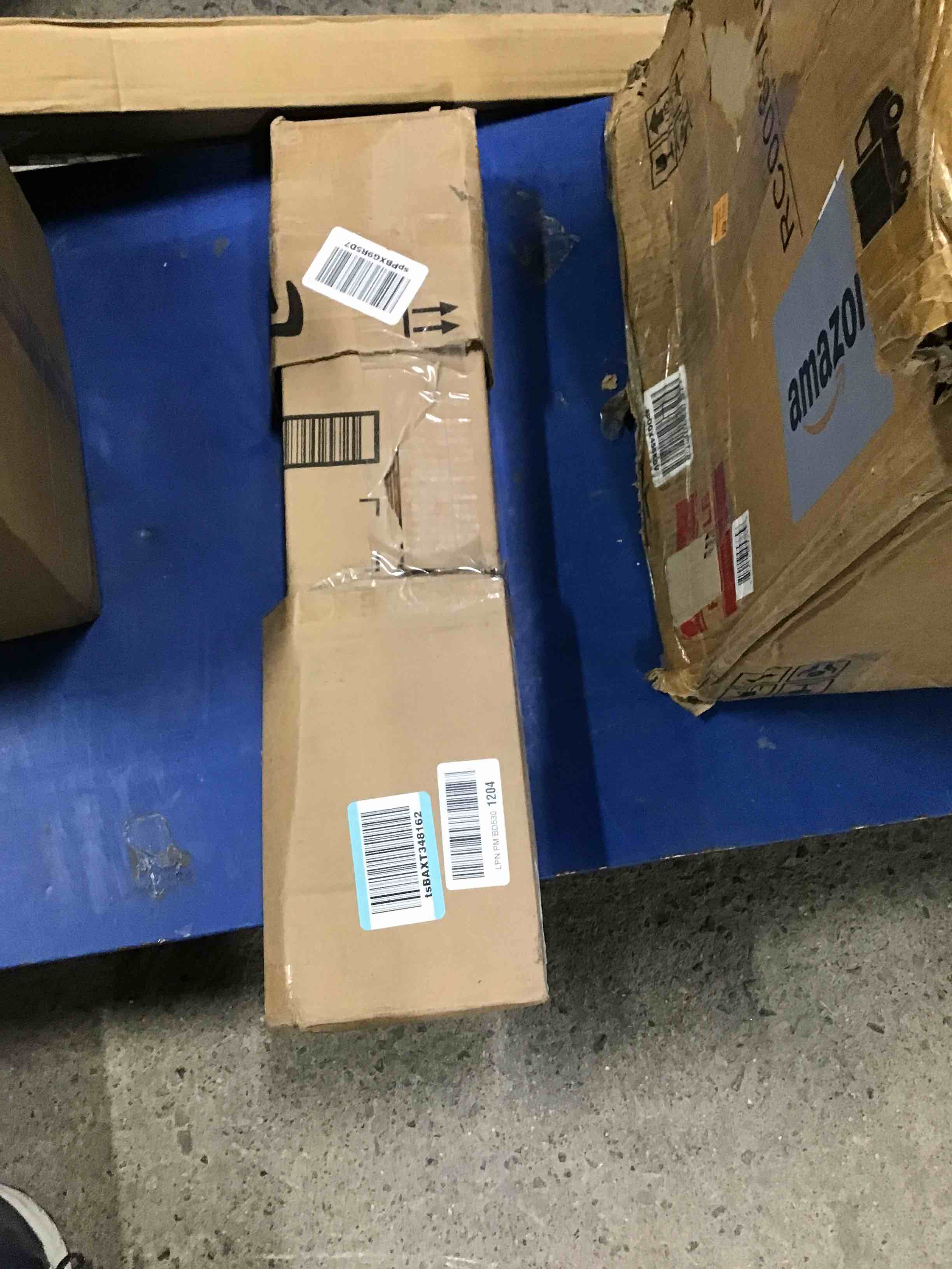 https://s3.amazonaws.com/lotting-images-prod/bidfta/BLU3613270_1728588671576.jpeg