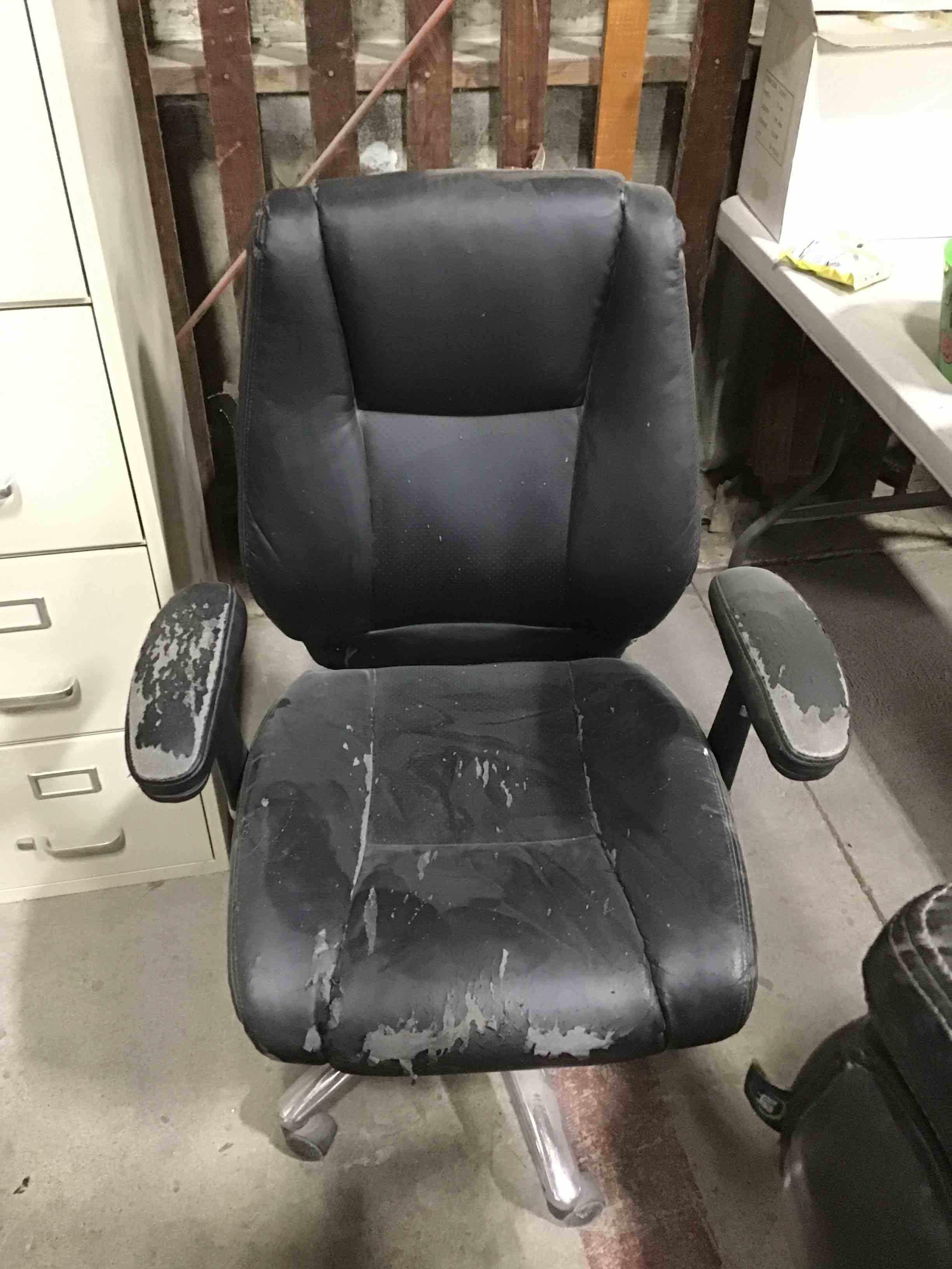 Black office chair