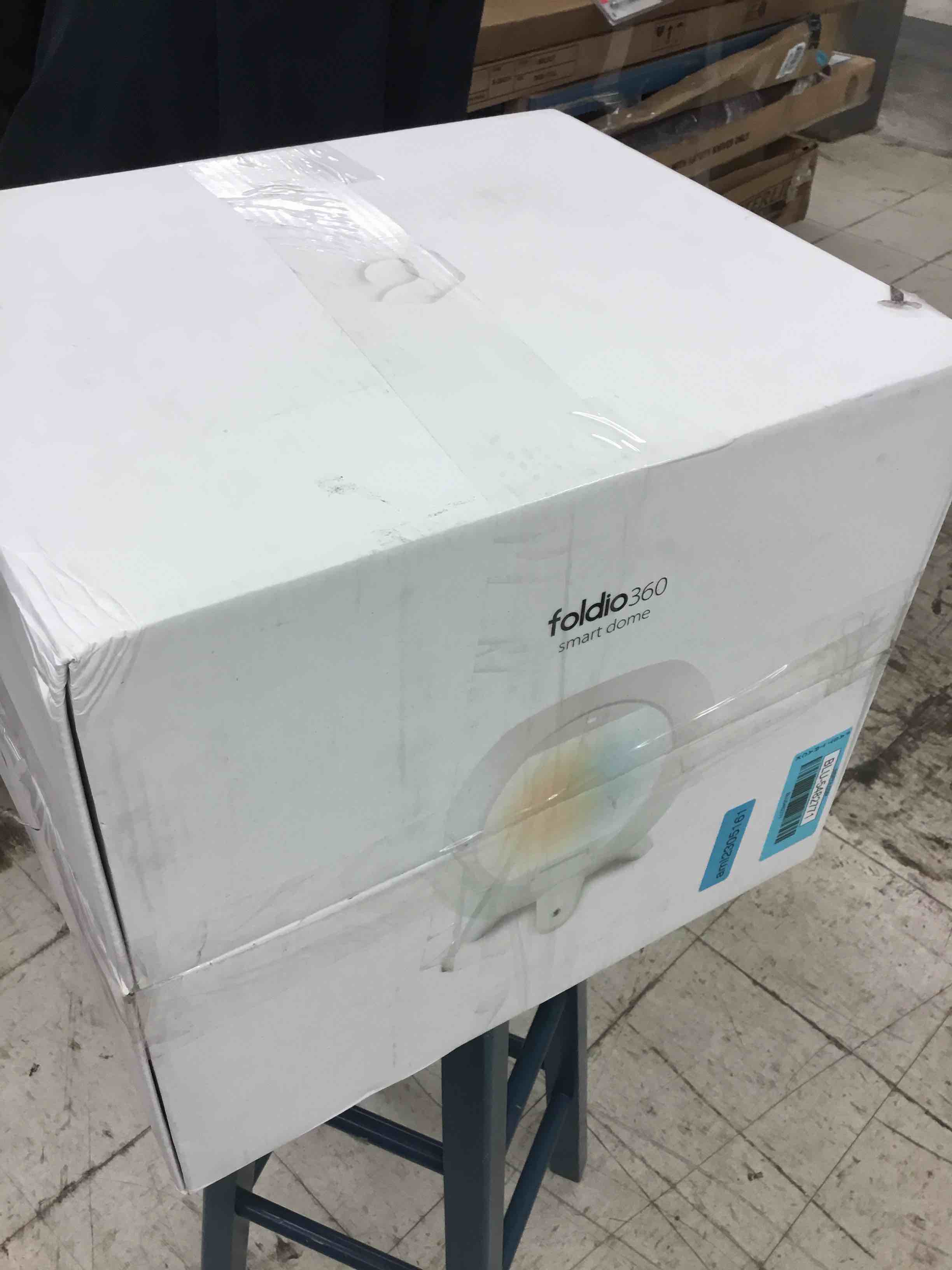 https://s3.amazonaws.com/lotting-images-prod/bidfta/BLU3689358_1703621664686.jpeg