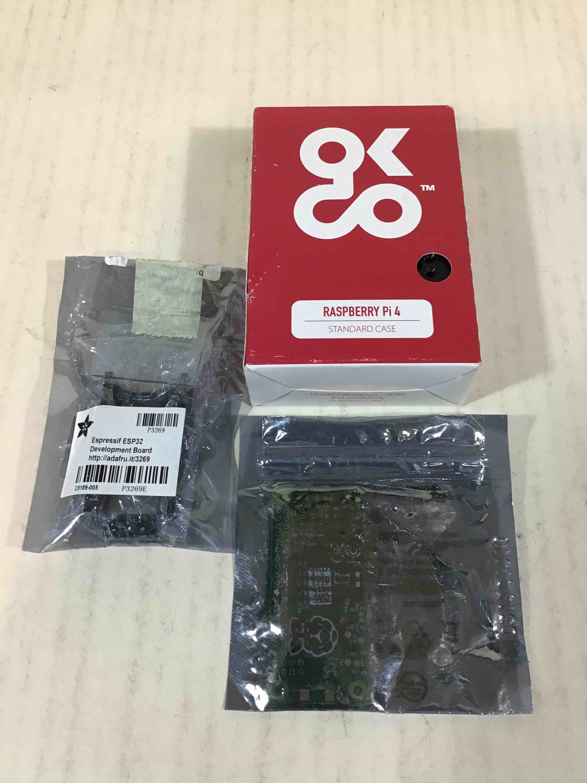 https://s3.amazonaws.com/lotting-images-prod/bidfta/BLU3718337_1713814026305.jpeg