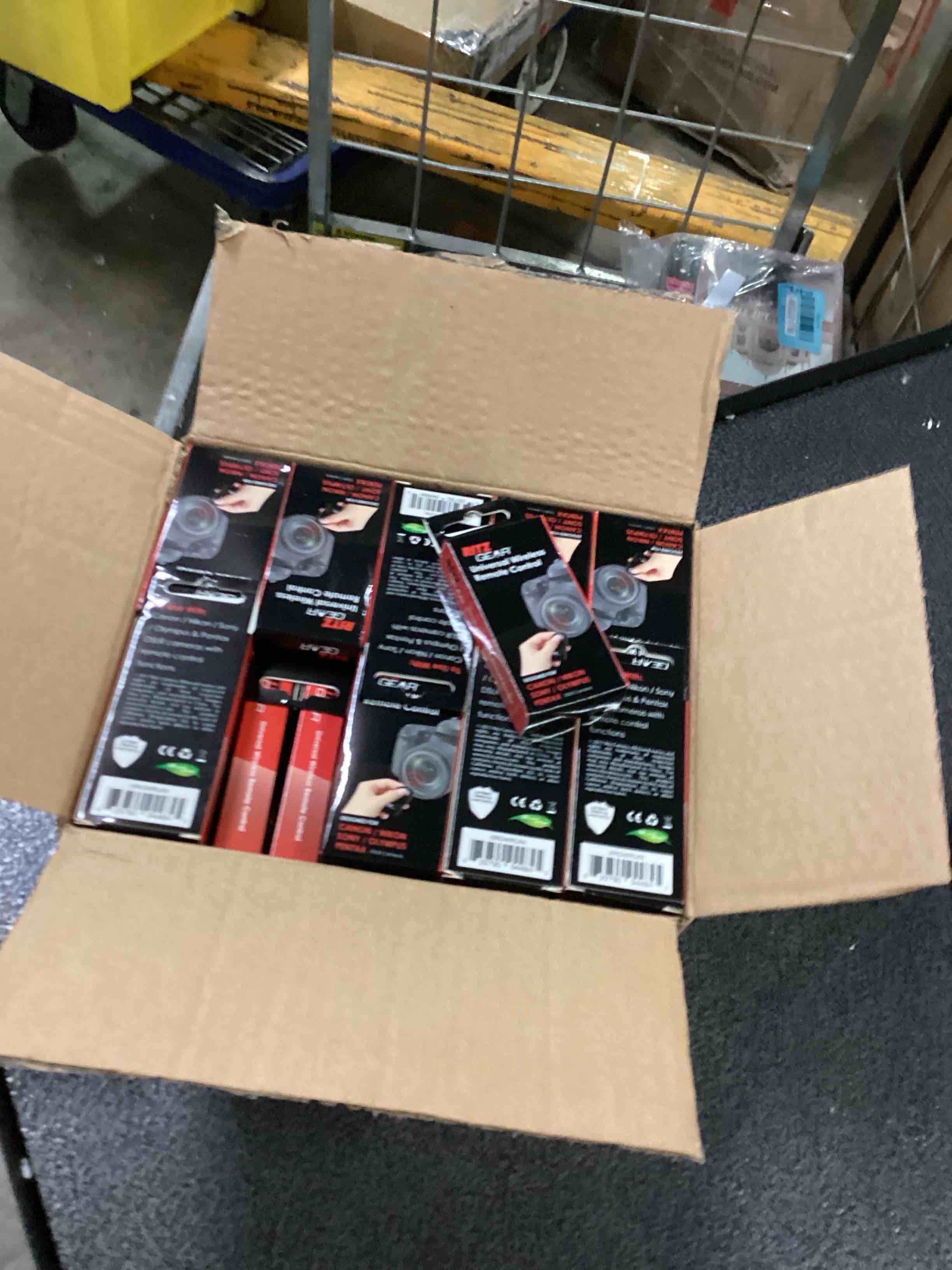 https://s3.amazonaws.com/lotting-images-prod/bidfta/BLU3733387_1709134993008.jpeg