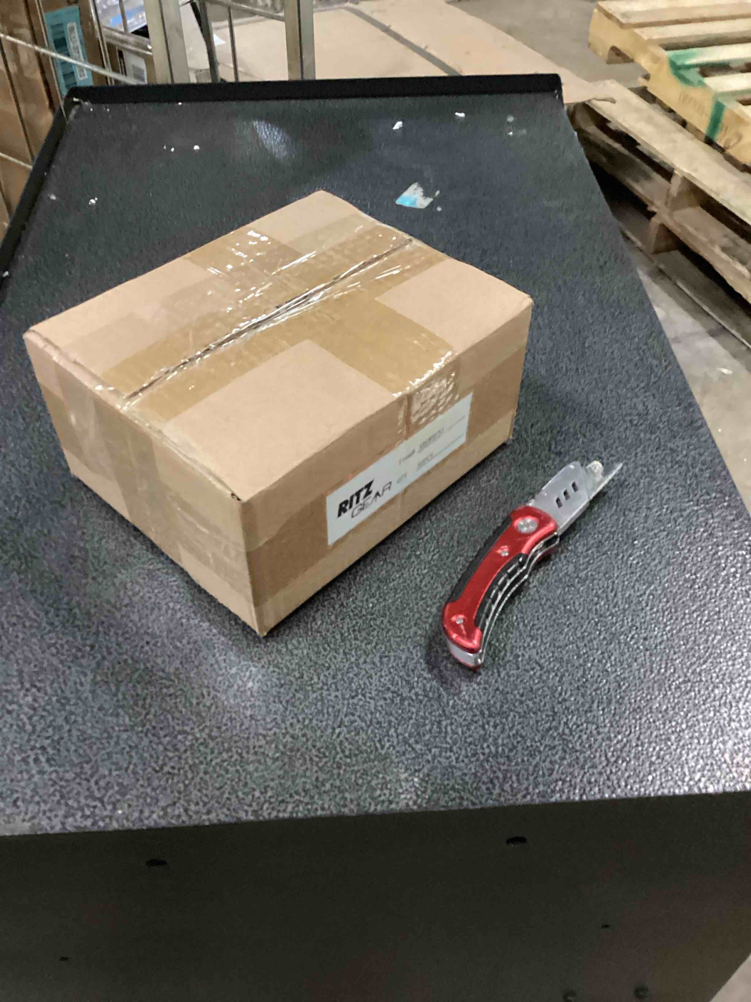 https://s3.amazonaws.com/lotting-images-prod/bidfta/BLU3733388_1709135029020.jpeg