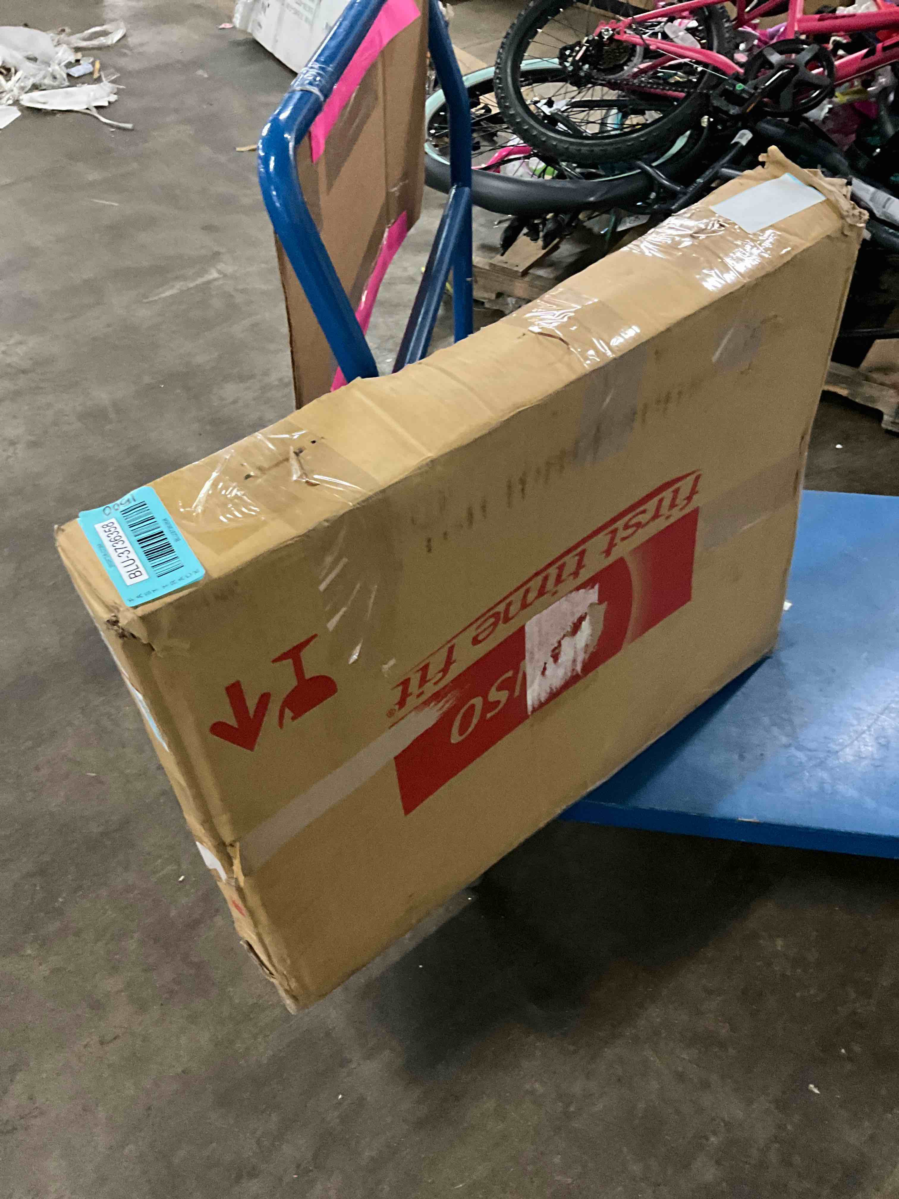 https://s3.amazonaws.com/lotting-images-prod/bidfta/BLU3736358_1689960975841.jpeg
