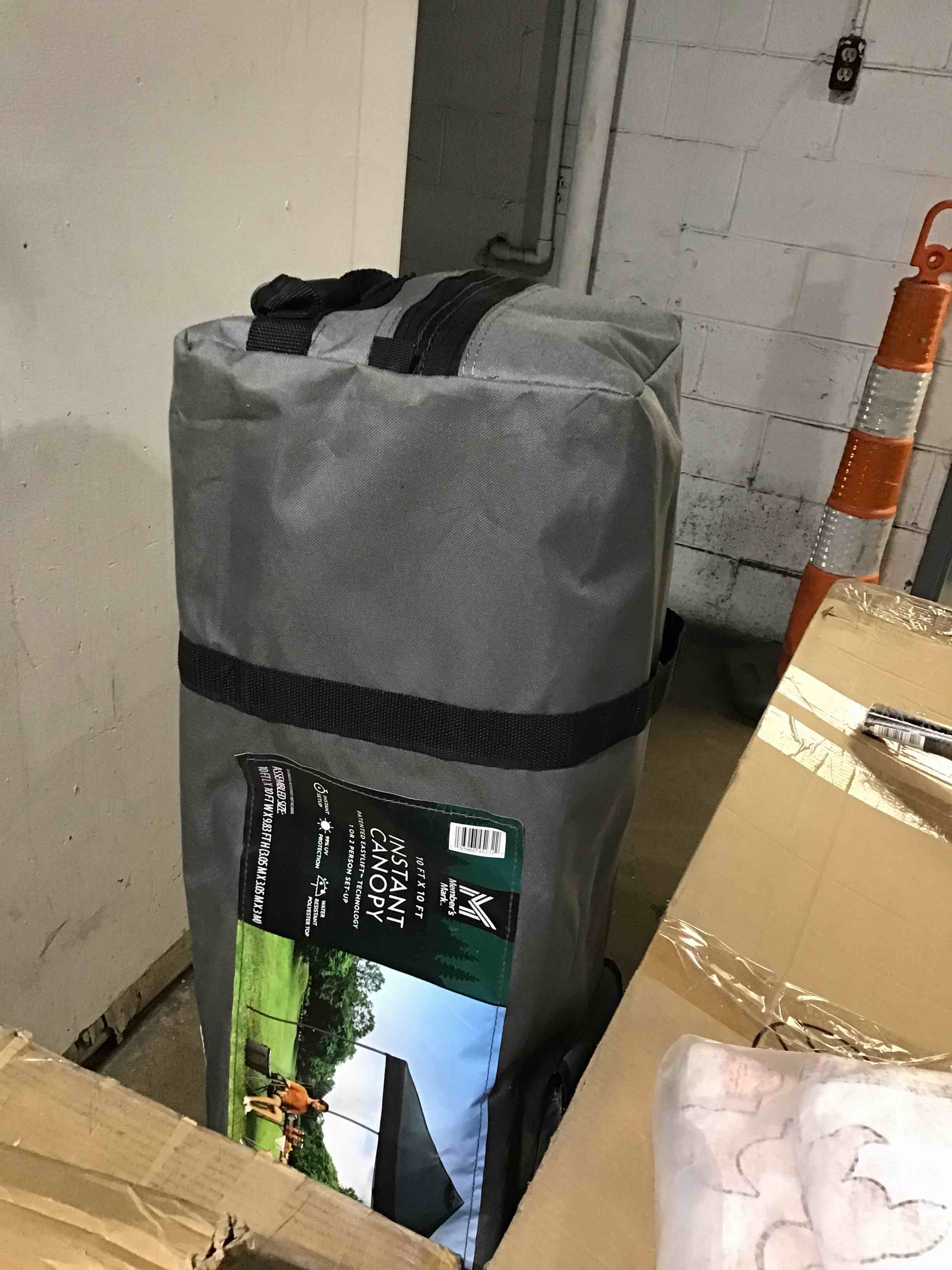 https://s3.amazonaws.com/lotting-images-prod/bidfta/BLU3737719_1755622054788.jpeg
