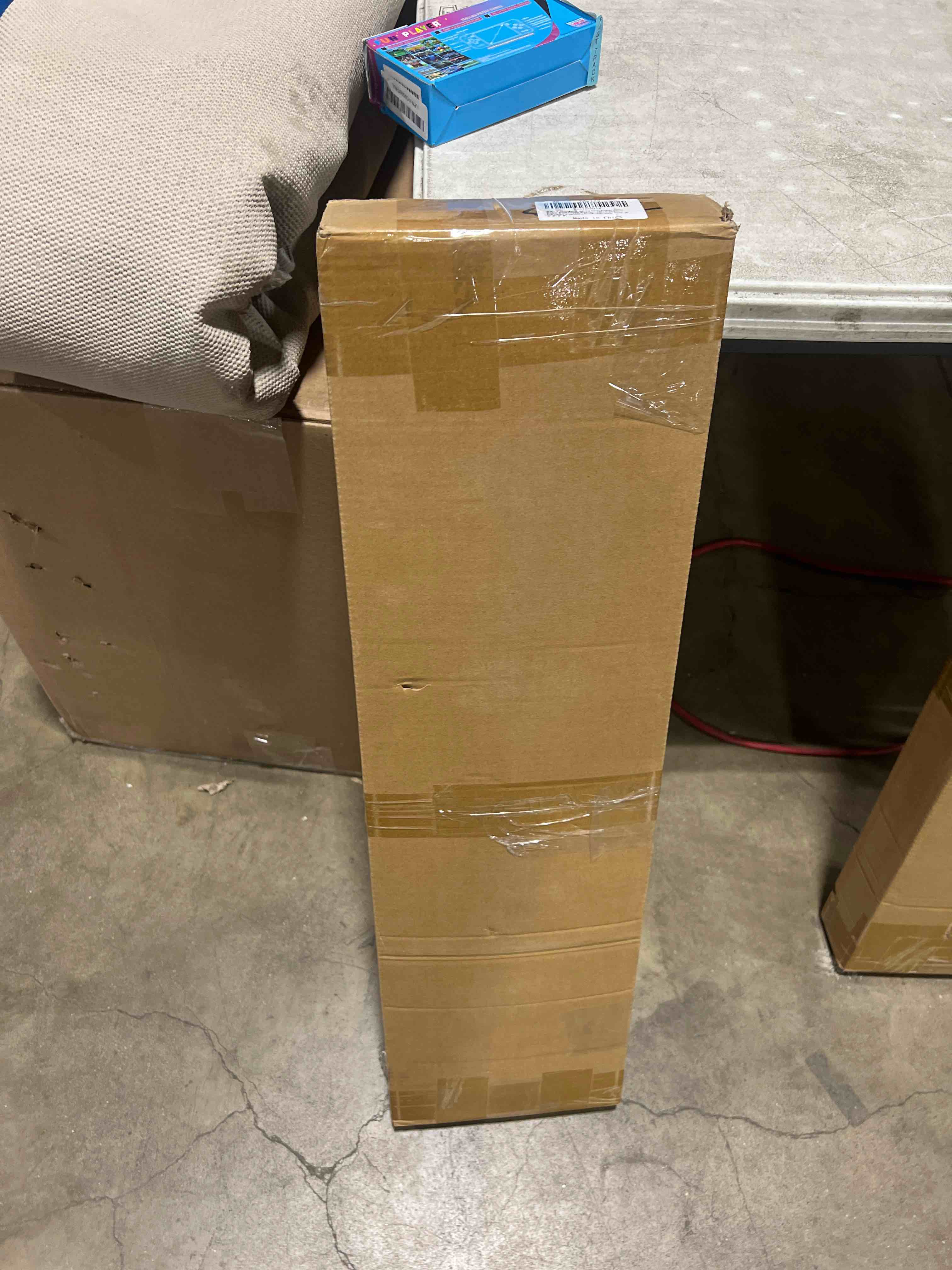 https://s3.amazonaws.com/lotting-images-prod/bidfta/BLU3739446_1760742136351.jpeg