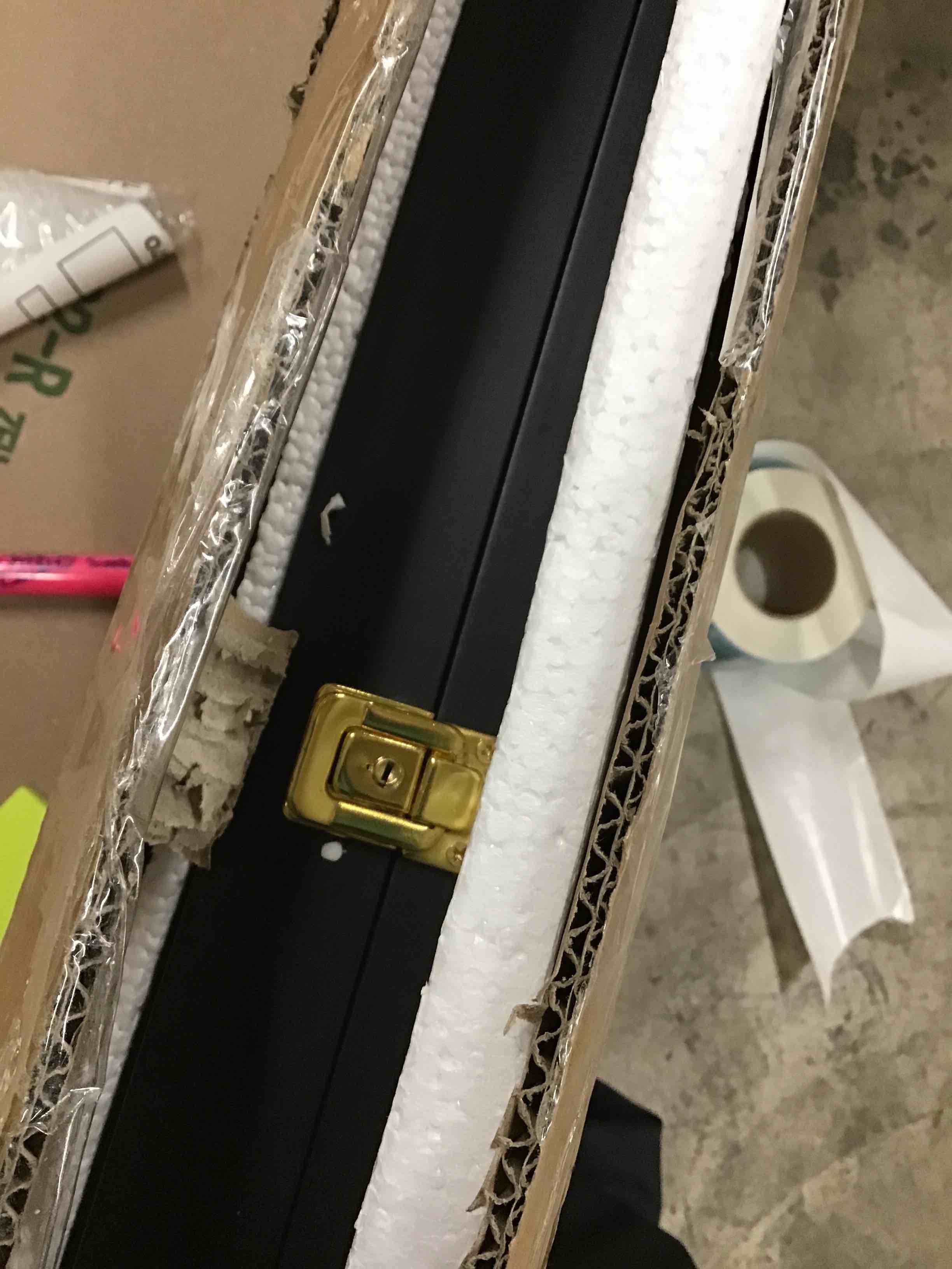 https://s3.amazonaws.com/lotting-images-prod/bidfta/BLU3776006_1668536879231.jpeg