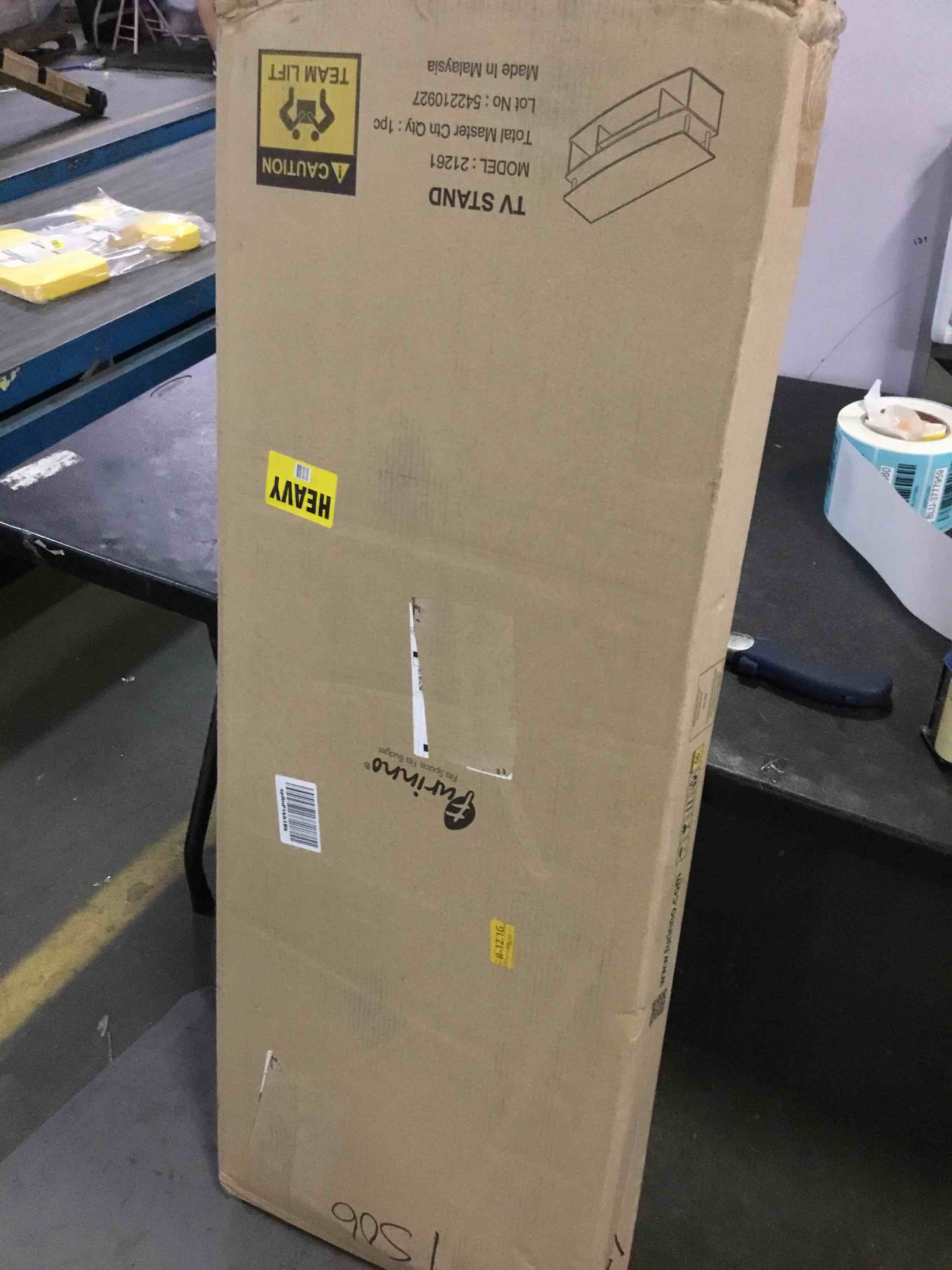 https://s3.amazonaws.com/lotting-images-prod/bidfta/BLU3777954_1689002869811.jpeg