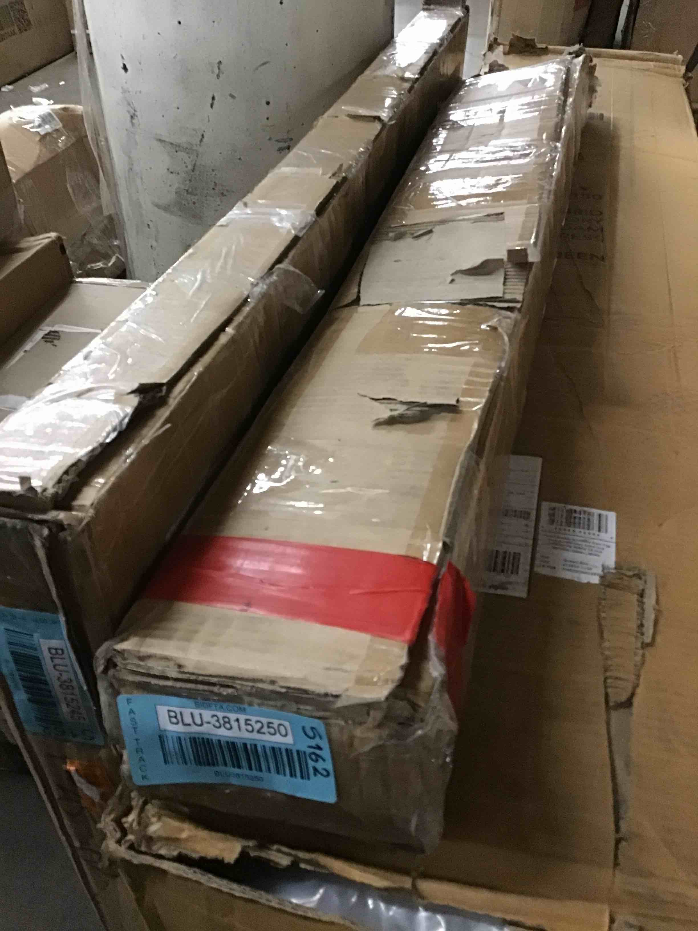 https://s3.amazonaws.com/lotting-images-prod/bidfta/BLU3815250_1669816547499.jpeg