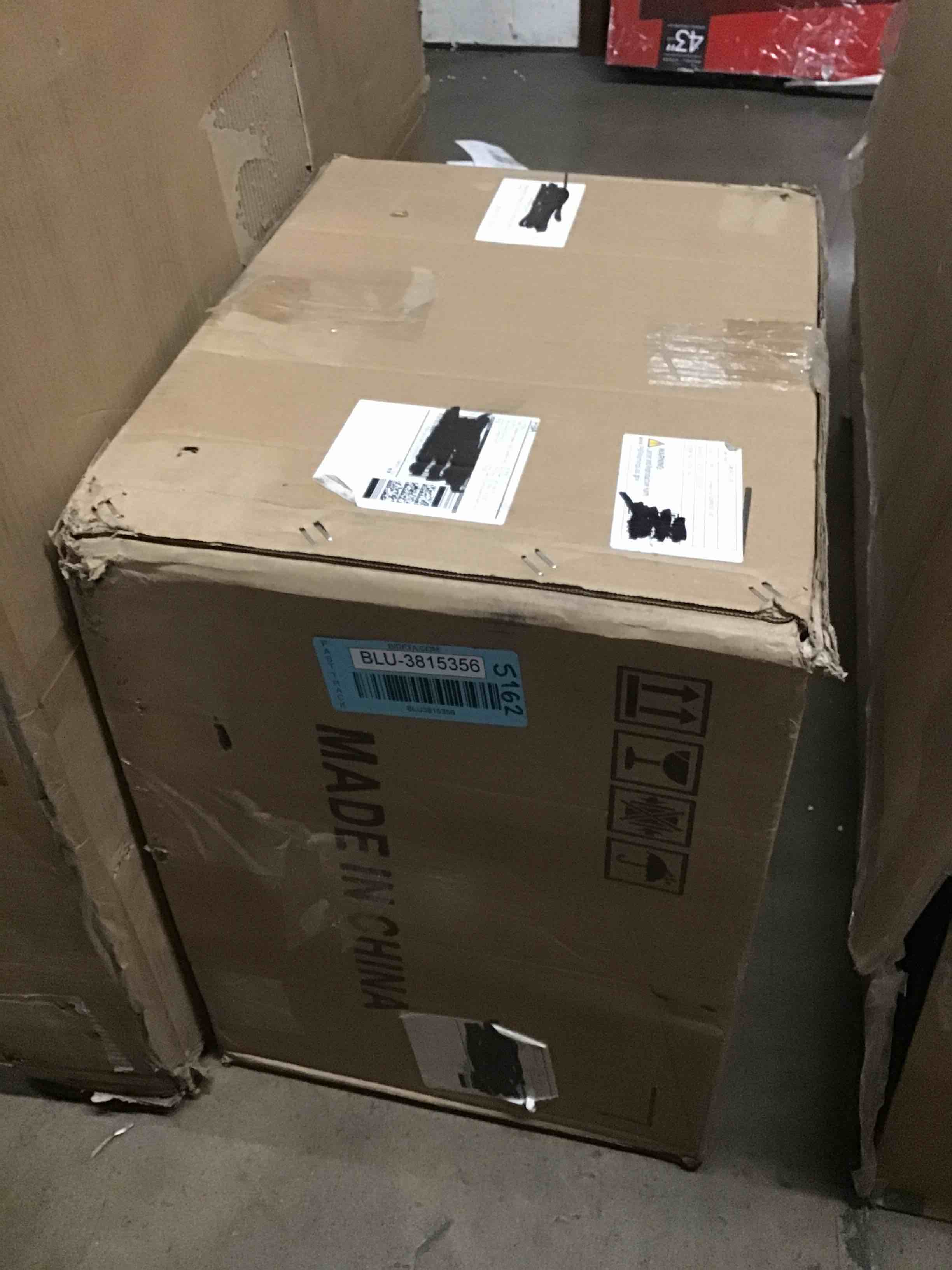 https://s3.amazonaws.com/lotting-images-prod/bidfta/BLU3815356_1669846908312.jpeg