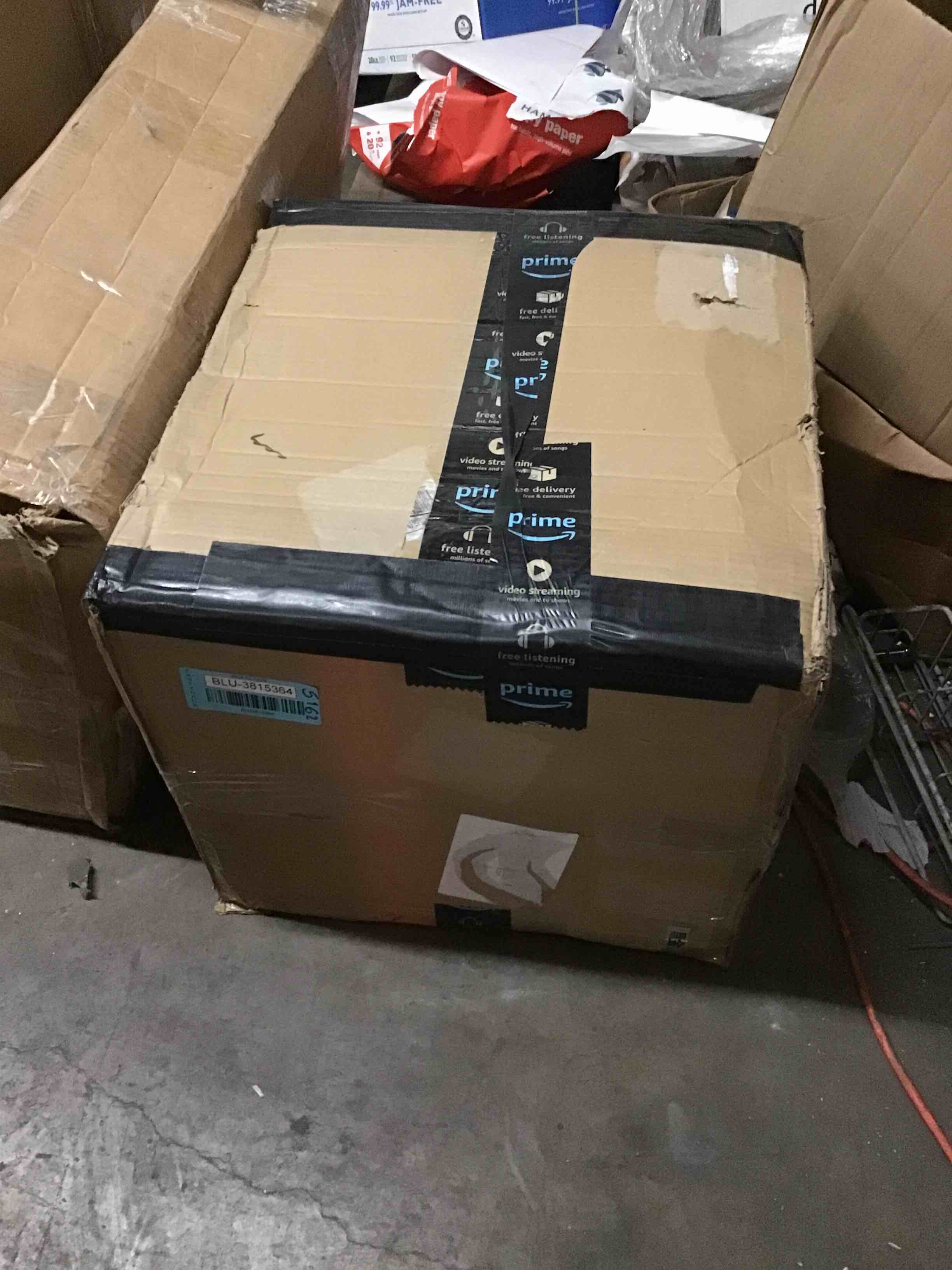 https://s3.amazonaws.com/lotting-images-prod/bidfta/BLU3815364_1669902268371.jpeg